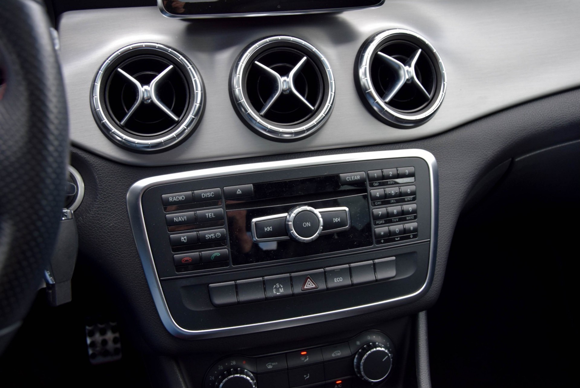 Mercedes-Benz CLA-Klasse 180 AMG Night Panorama Navi/Camera Aut7 Foto 13