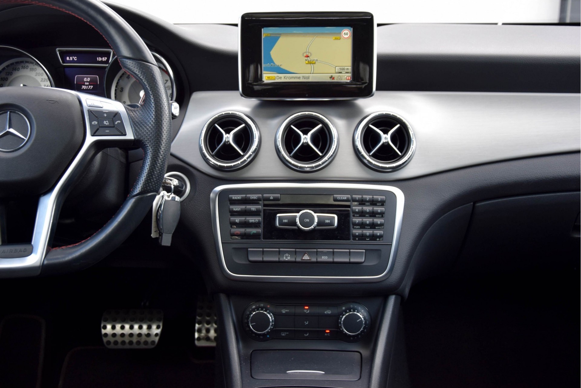 Mercedes-Benz CLA-Klasse 180 AMG Night Panorama Navi/Camera Aut7 Foto 16