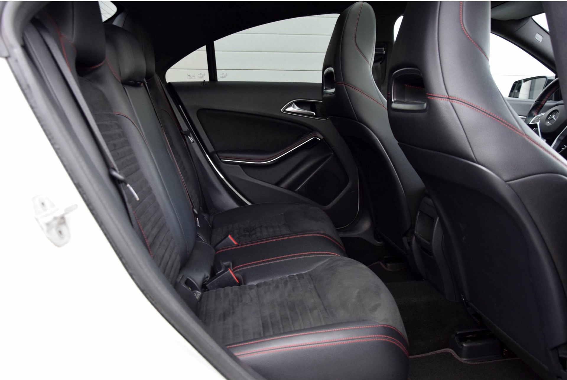 Mercedes-Benz CLA-Klasse 180 AMG Night Panorama Navi/Camera Aut7 Foto 4