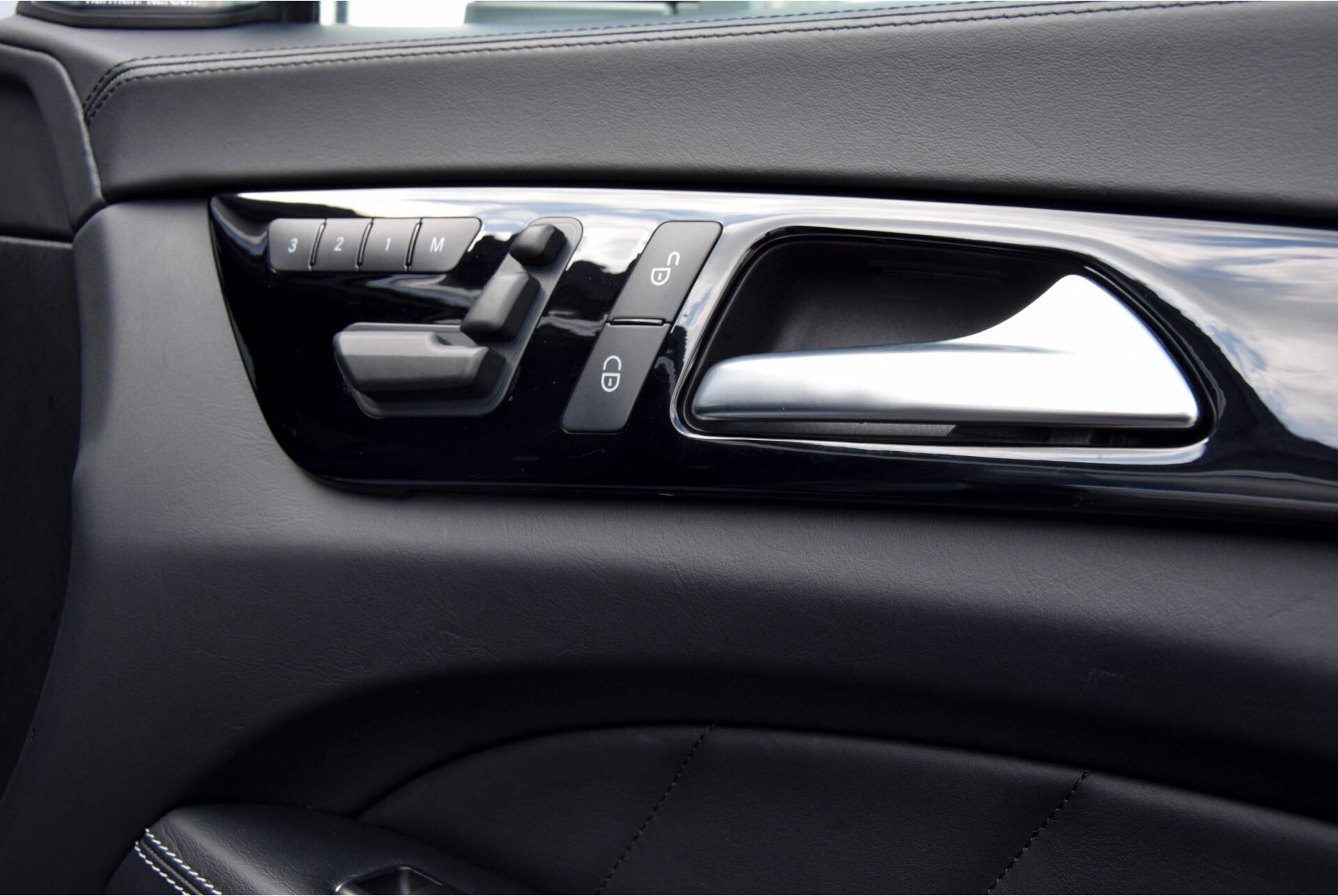 Mercedes-Benz CLS-Klasse Shooting Brake 350 Cdi 4-M AMG Nappa/Luchtvering/Mem/Harman-Kardon/Keyless Aut7 Foto 19