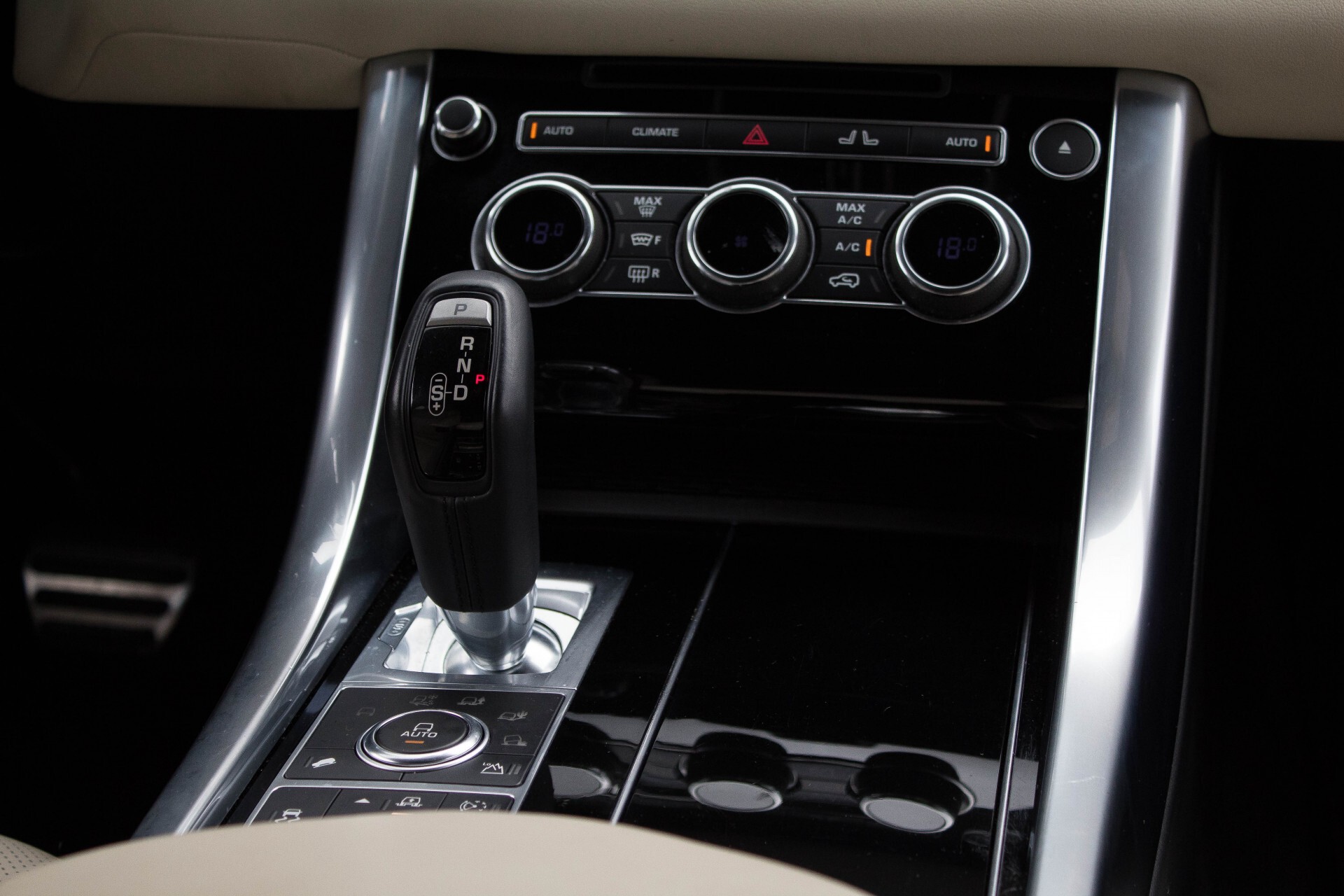 Land Rover Range Rover Sport 3.0 SDV6 HSE Dynamic Pano/Xenon/SurroundCamera/Keyless/DAB+ Aut8 Foto 16