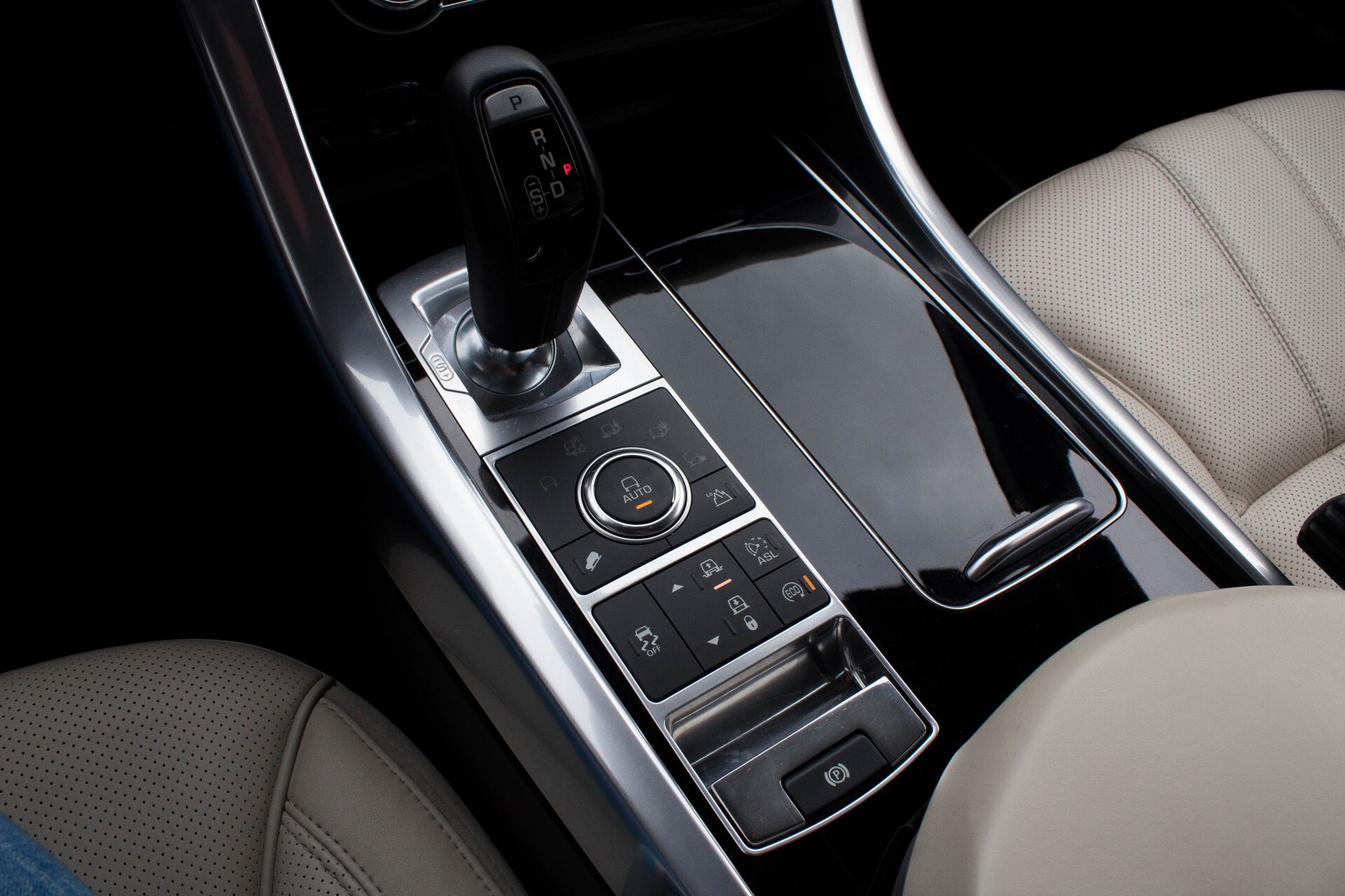 Land Rover Range Rover Sport 3.0 SDV6 HSE Dynamic Pano/Xenon/SurroundCamera/Keyless/DAB+ Aut8 Foto 17