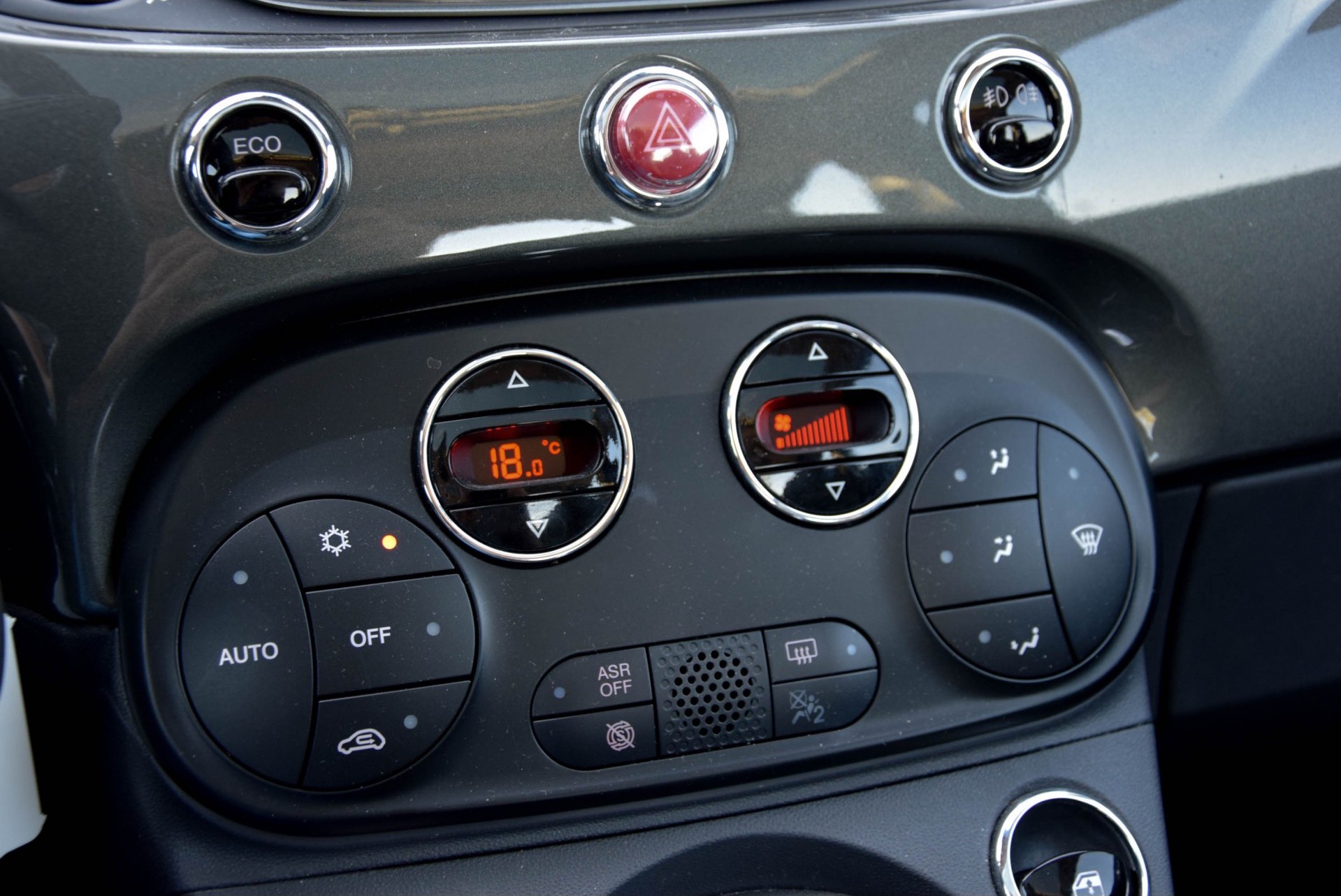 Fiat 500 0.9 TwinAir Turbo Lounge Panorama Navi/Ecc/16"/DAB+/PTS/Pack Style Foto 12