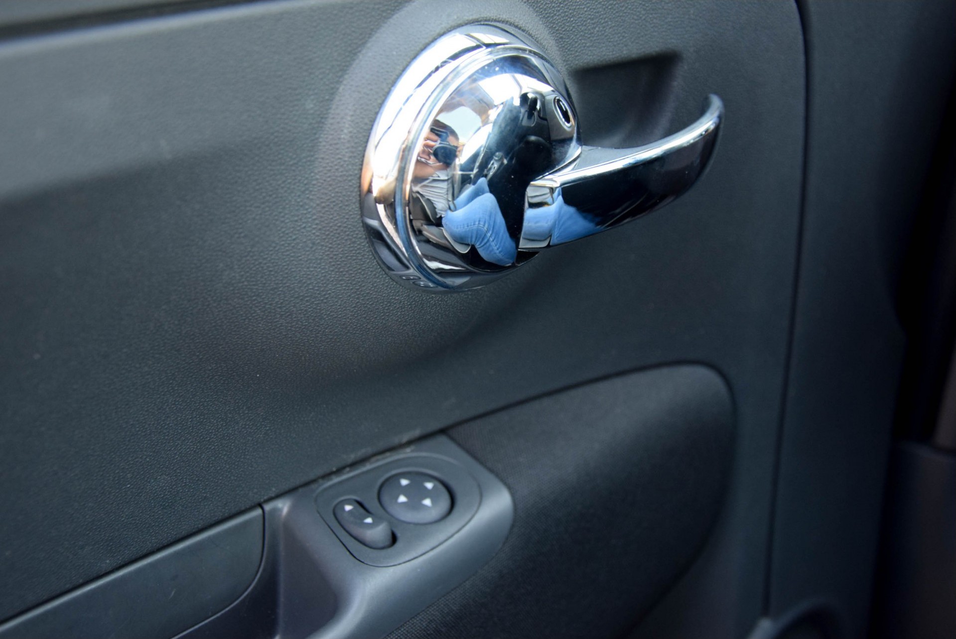 Fiat 500 0.9 TwinAir Turbo Lounge Panorama Navi/Ecc/16"/DAB+/PTS/Pack Style Foto 7