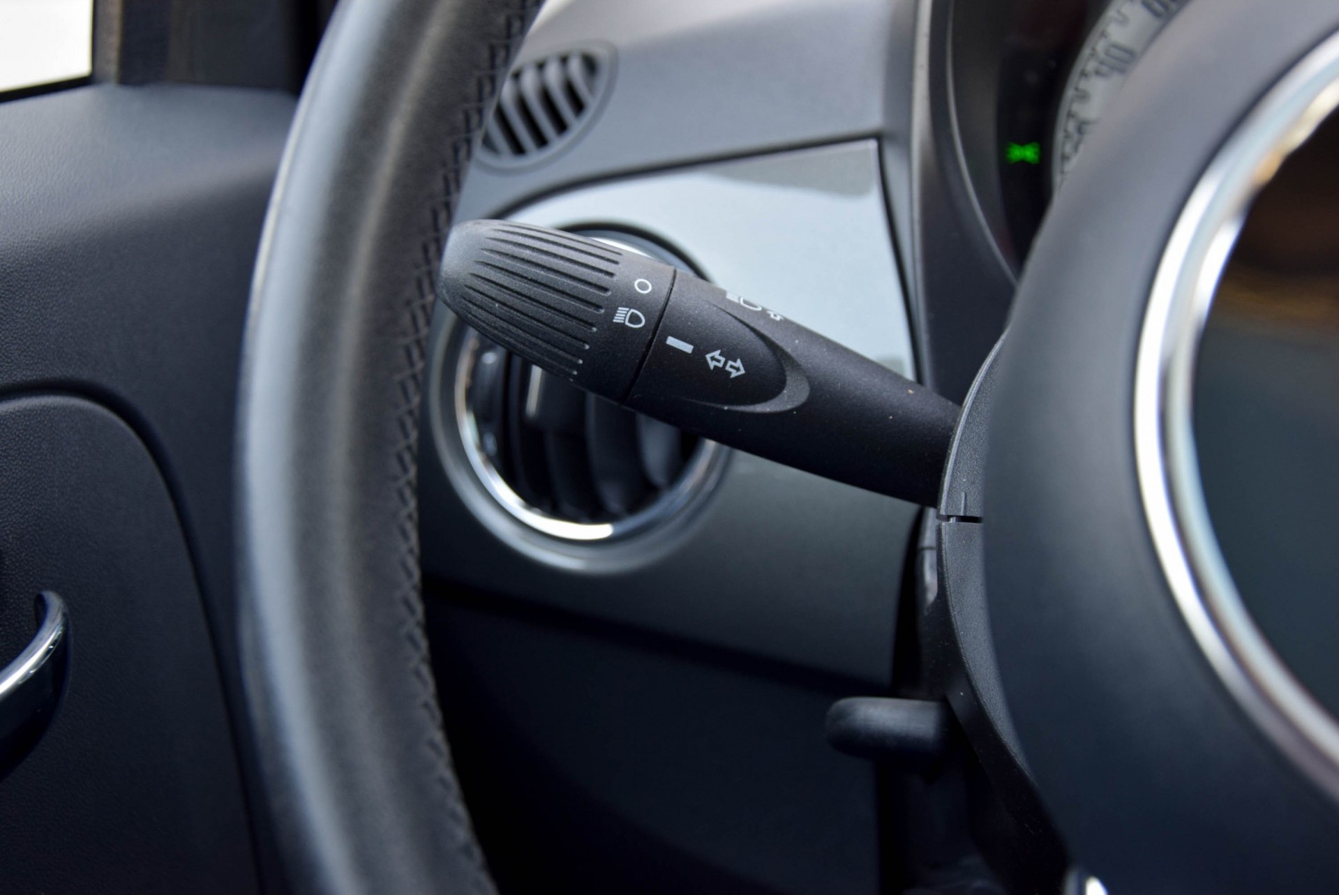 Fiat 500 0.9 TwinAir Turbo Lounge Panorama Navi/Ecc/16"/DAB+/PTS/Pack Style Foto 8