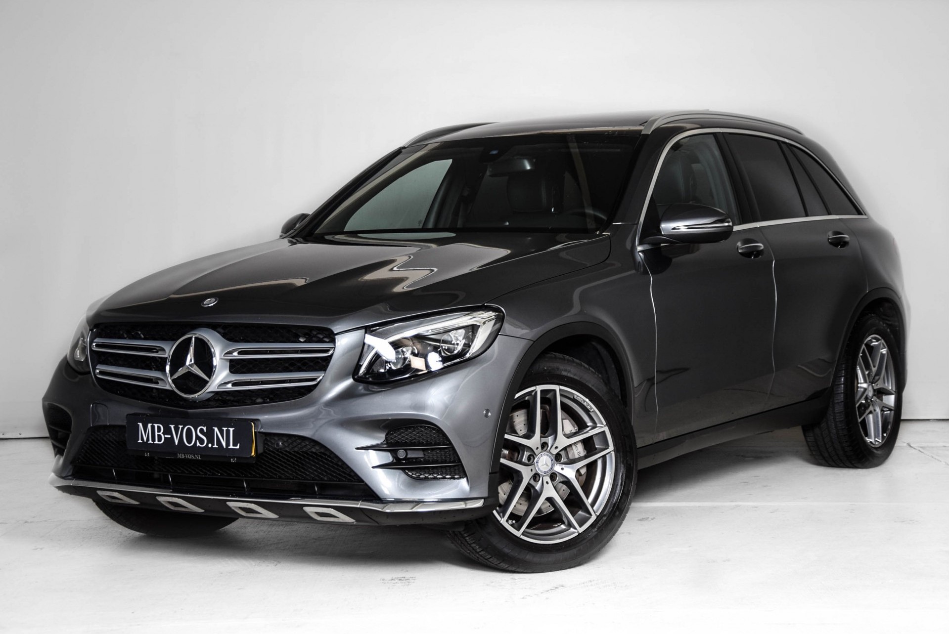 Mercedes-Benz GLC-Klasse 250 4-M AMG Luchtvering Panorama Keyless-Go Multibeam LED Aut9 Foto 1