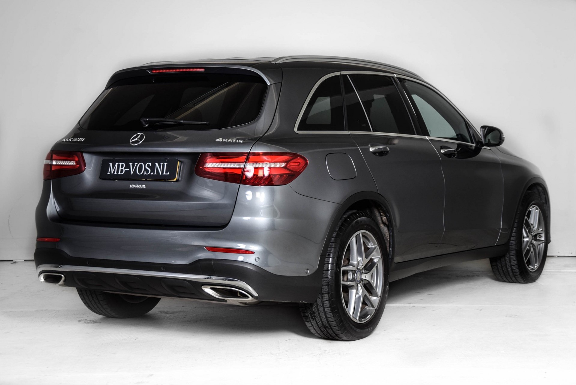 Mercedes-Benz GLC-Klasse 250 4-M AMG Luchtvering Panorama Keyless-Go Multibeam LED Aut9 Foto 2