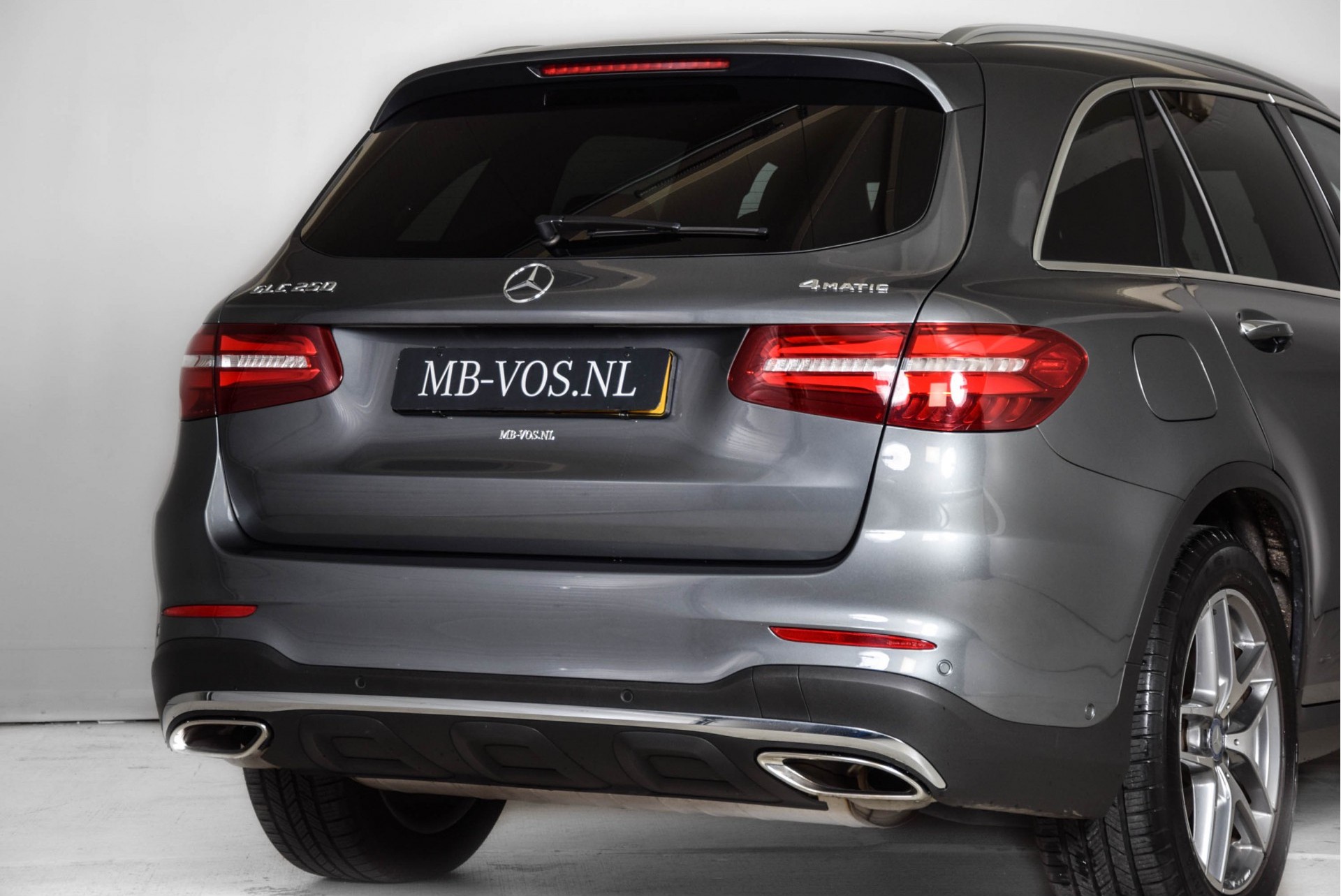 Mercedes-Benz GLC-Klasse 250 4-M AMG Luchtvering Panorama Keyless-Go Multibeam LED Aut9 Foto 5