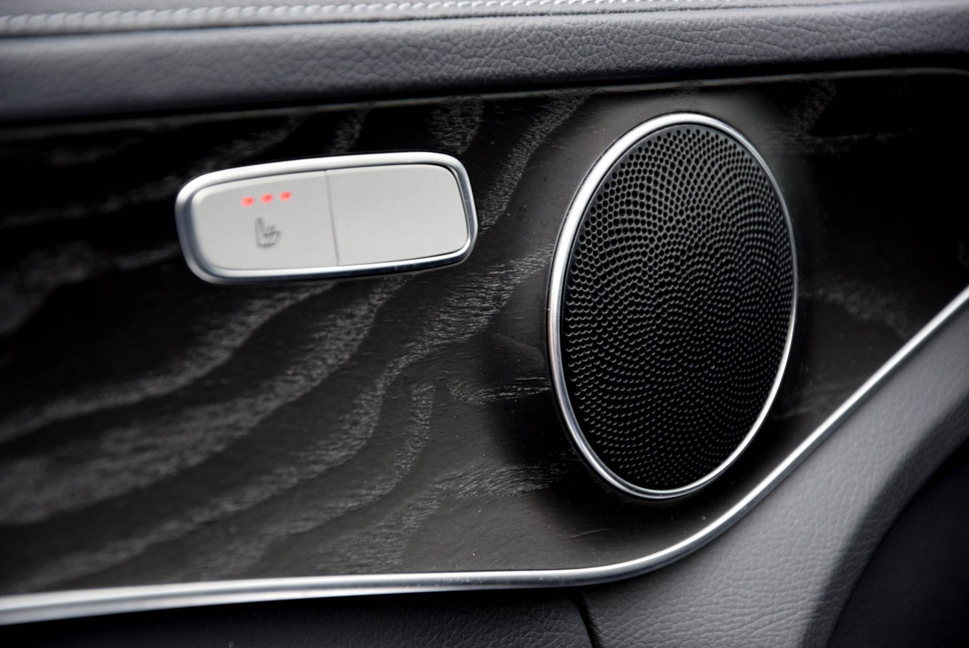 Mercedes-Benz C-Klasse 300 AMG Luchvering/Distronic/HUD/Dak/Comand/Camera Aut7 Foto 13