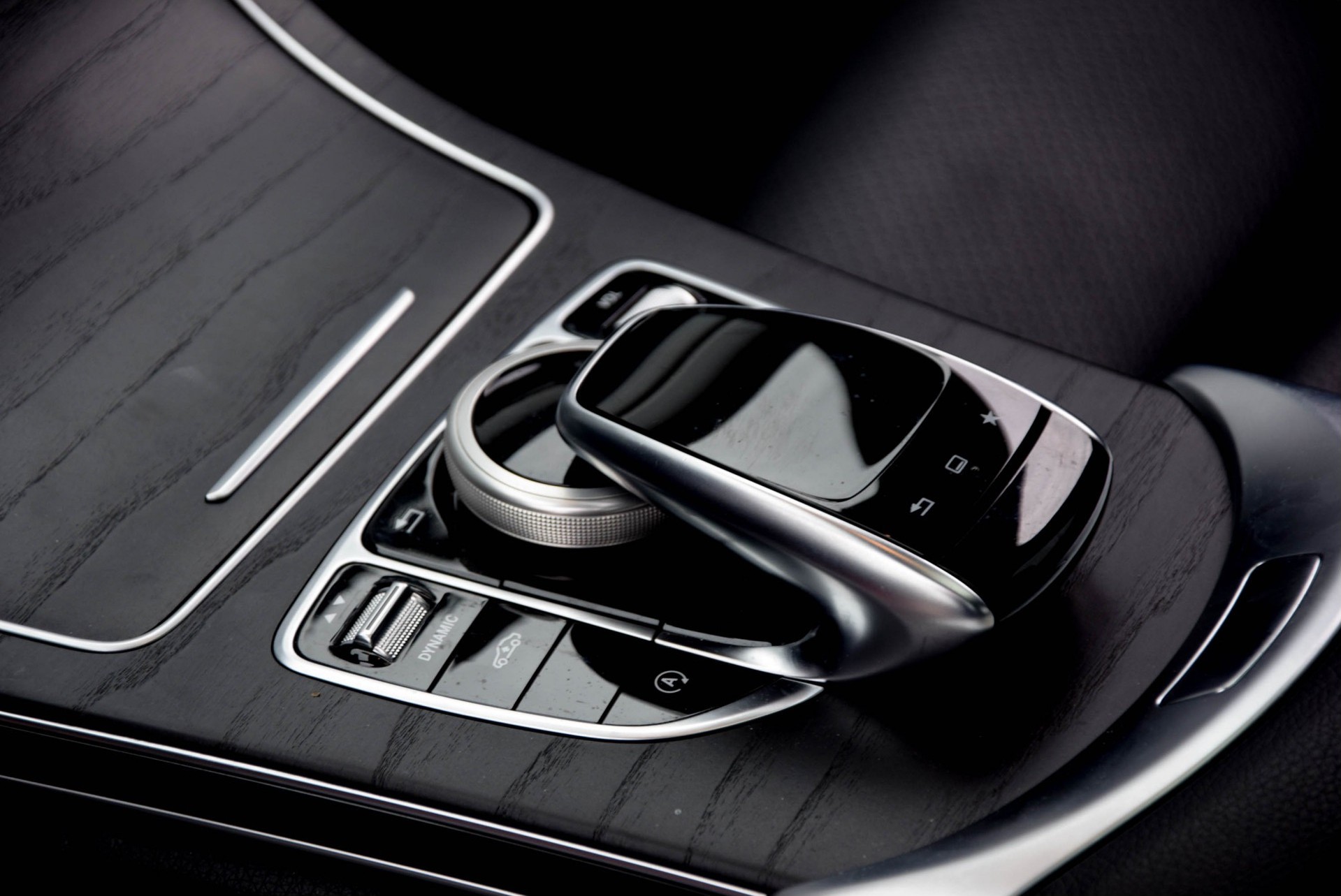 Mercedes-Benz C-Klasse 300 AMG Luchvering/Distronic/HUD/Dak/Comand/Camera Aut7 Foto 14