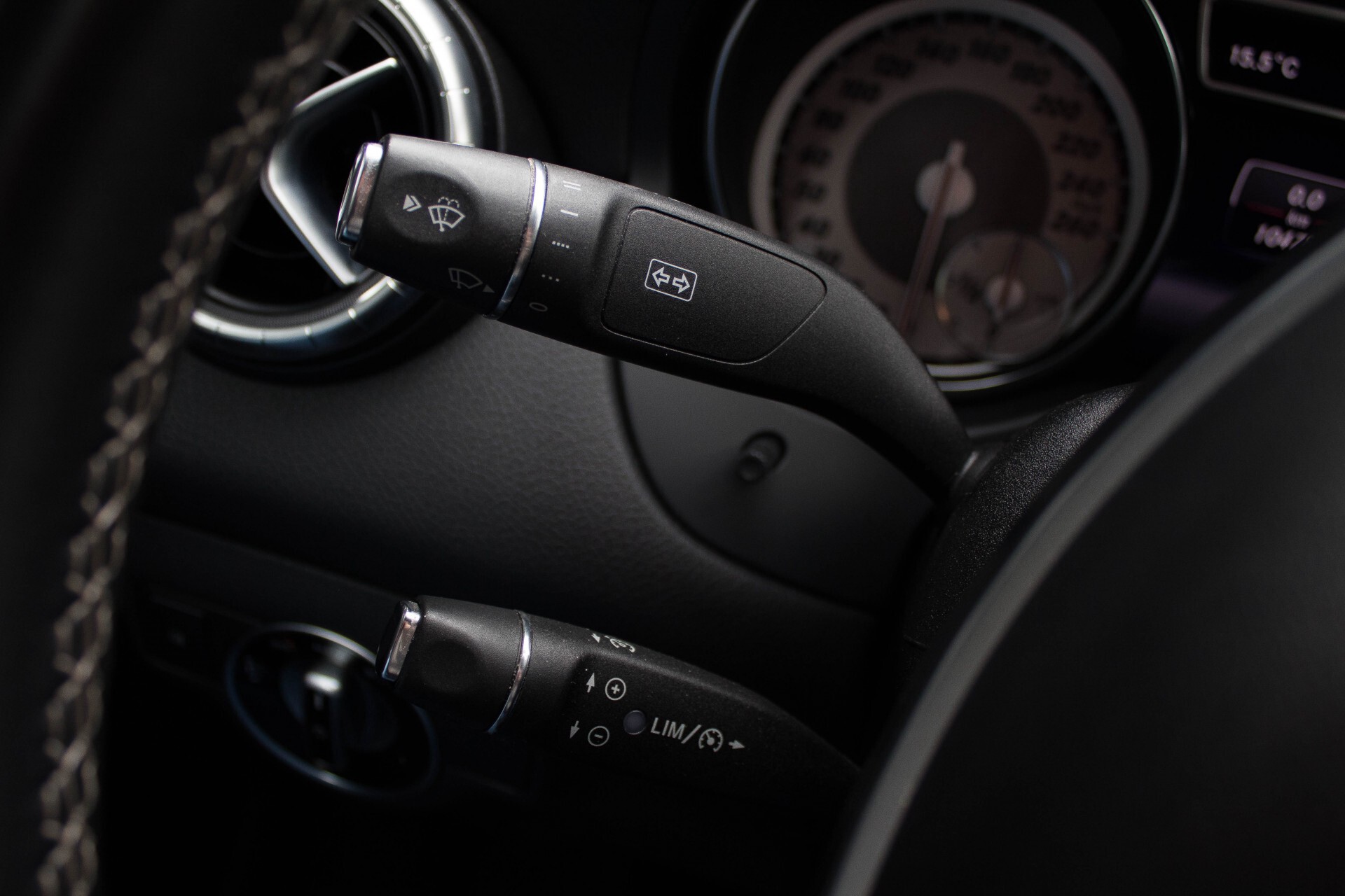 Mercedes-Benz CLA-Klasse 200 Urban Xenon/Navi/Zwartehemel/18'' Aut7 Foto 12