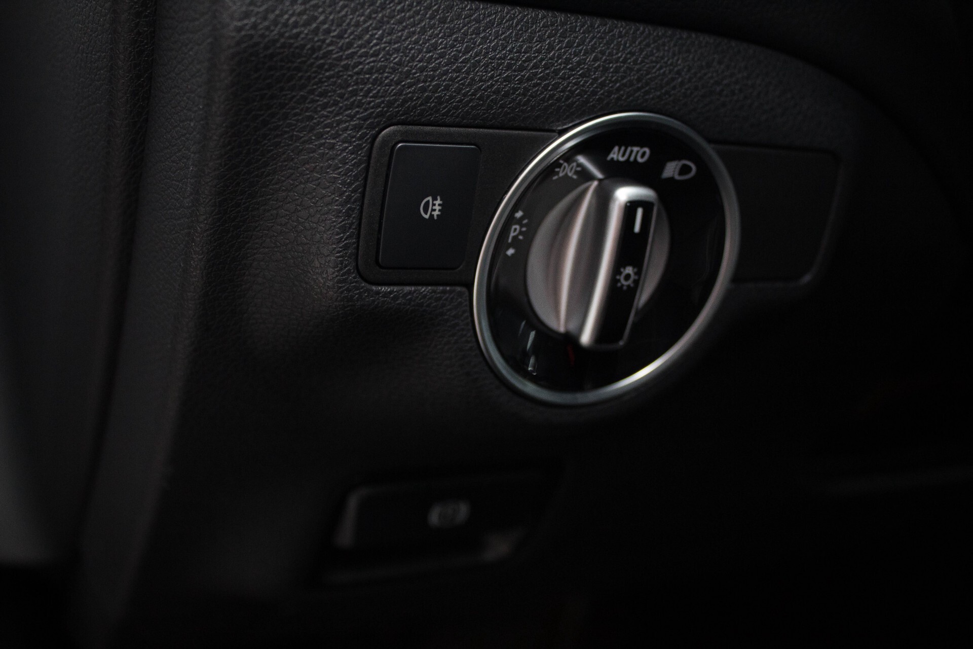 Mercedes-Benz CLA-Klasse 200 Urban Xenon/Navi/Zwartehemel/18'' Aut7 Foto 16