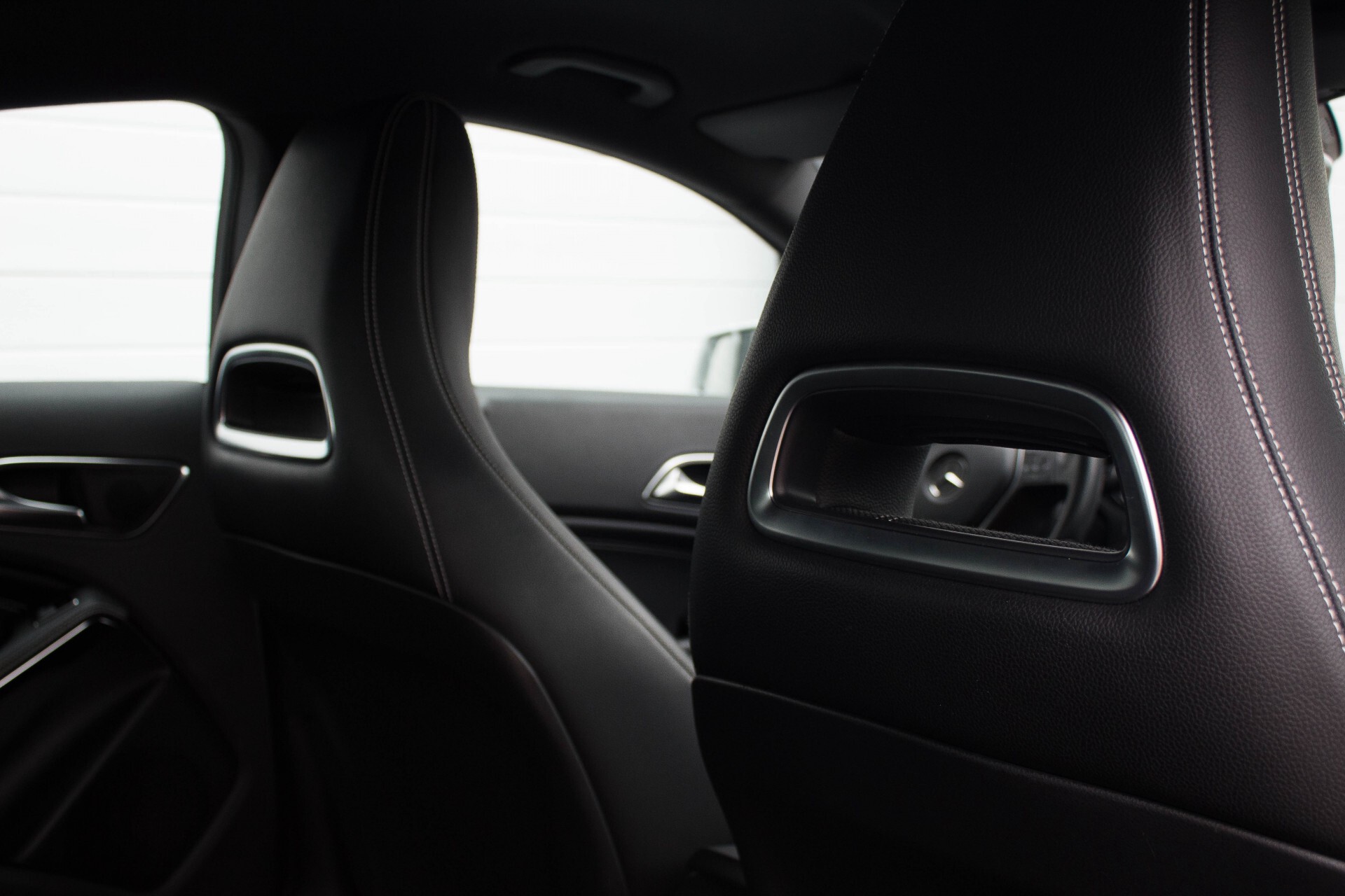 Mercedes-Benz CLA-Klasse 200 Urban Xenon/Navi/Zwartehemel/18'' Aut7 Foto 25