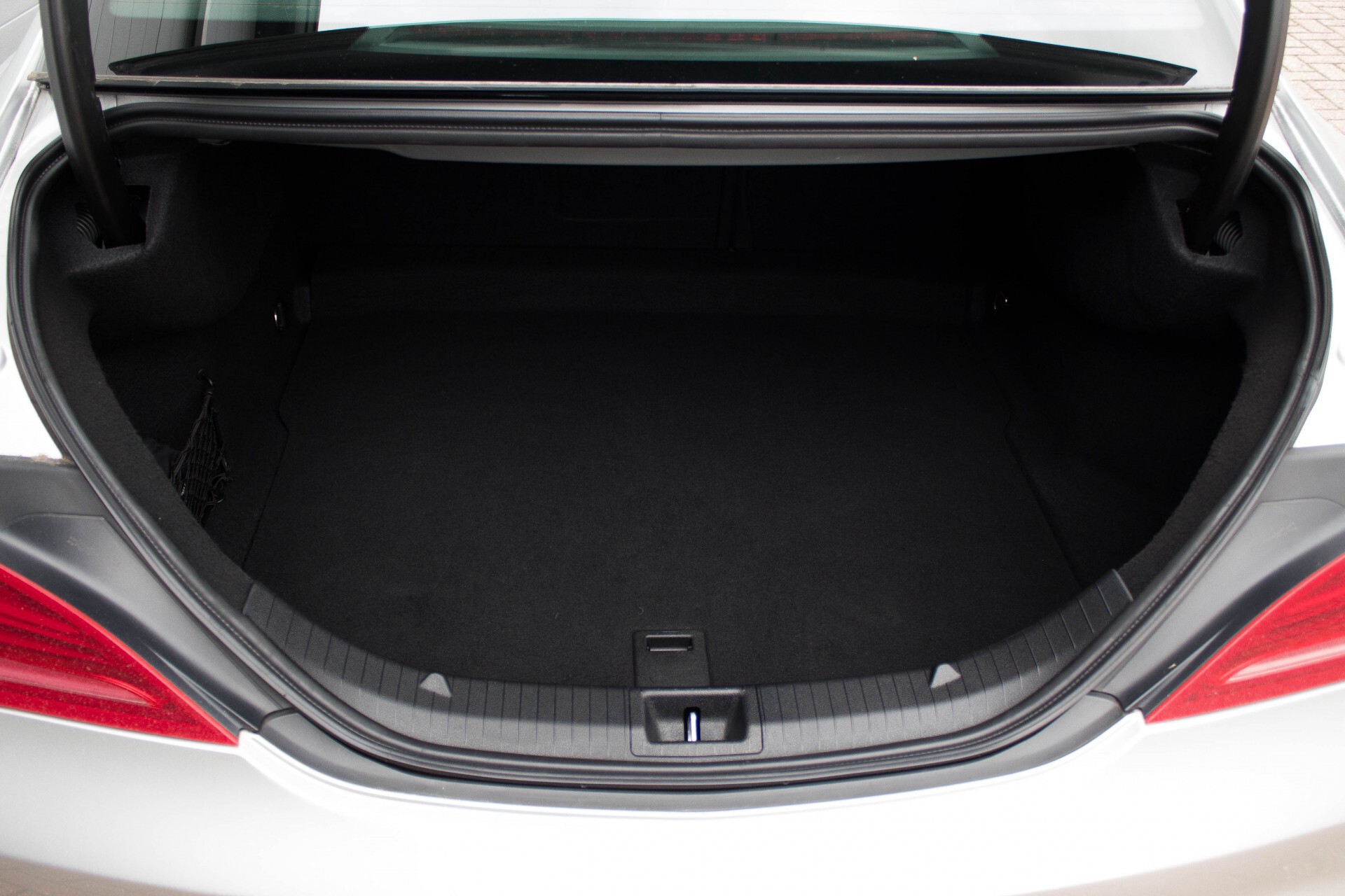 Mercedes-Benz CLA-Klasse 200 Urban Xenon/Navi/Zwartehemel/18'' Aut7 Foto 26