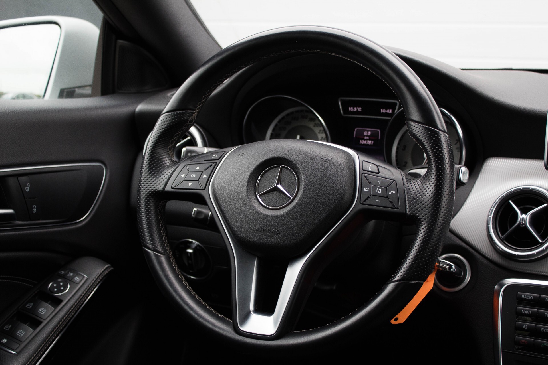 Mercedes-Benz CLA-Klasse 200 Urban Xenon/Navi/Zwartehemel/18'' Aut7 Foto 8