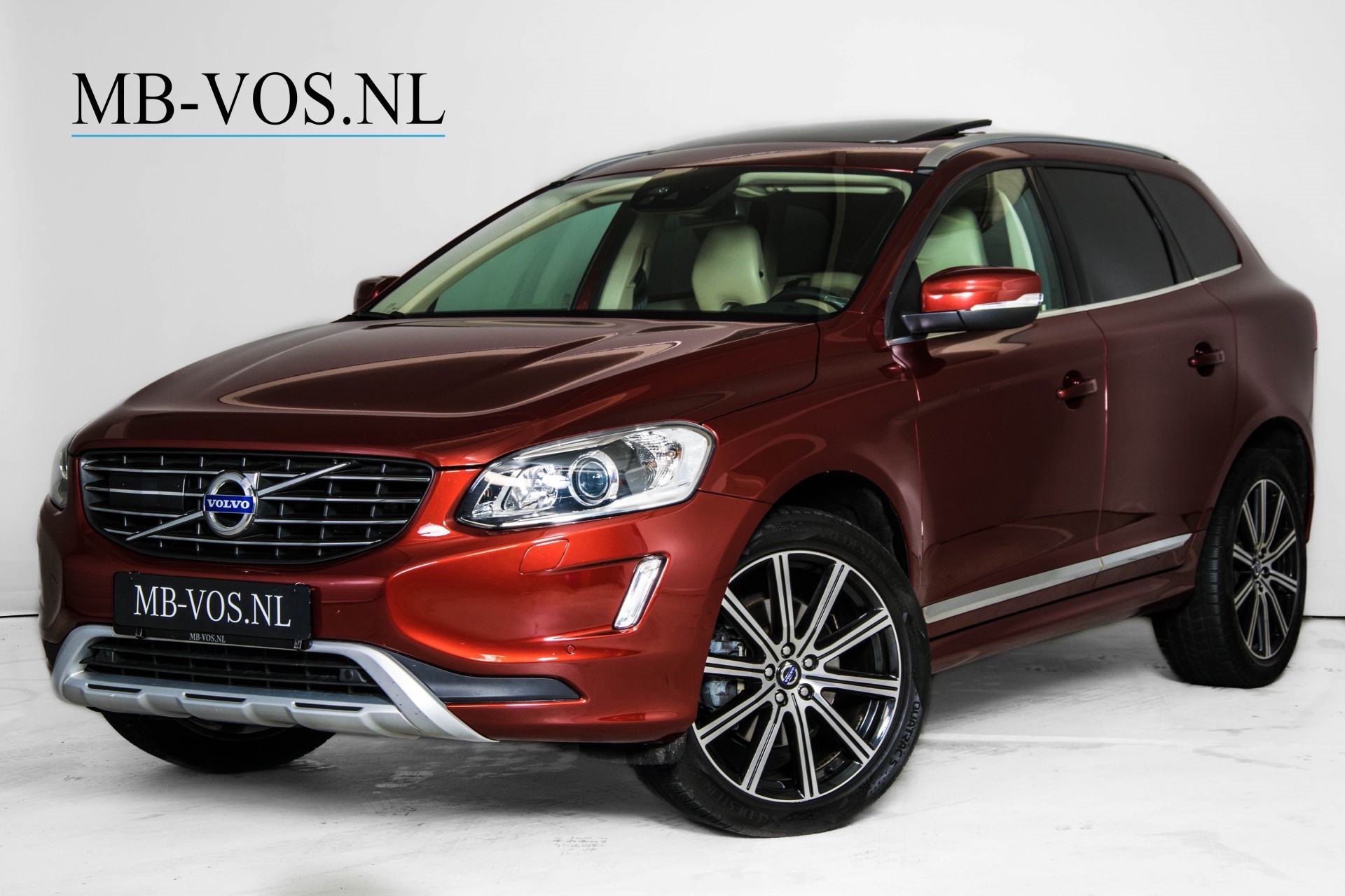Volvo XC60 2.0 D4 FWD Summum LuxuryLine/BusinessPack/Intellisafe/Pano Aut8 Foto 1