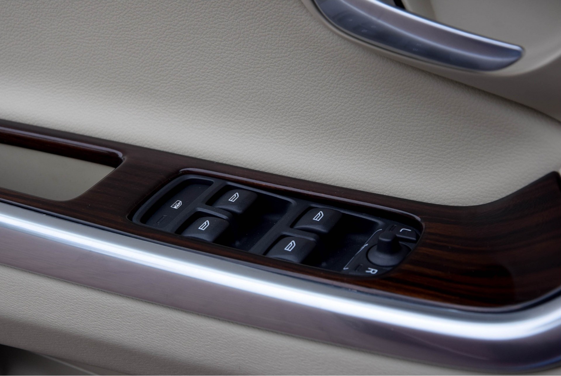 Volvo XC60 2.0 D4 FWD Summum LuxuryLine/BusinessPack/Intellisafe/Pano Aut8 Foto 14