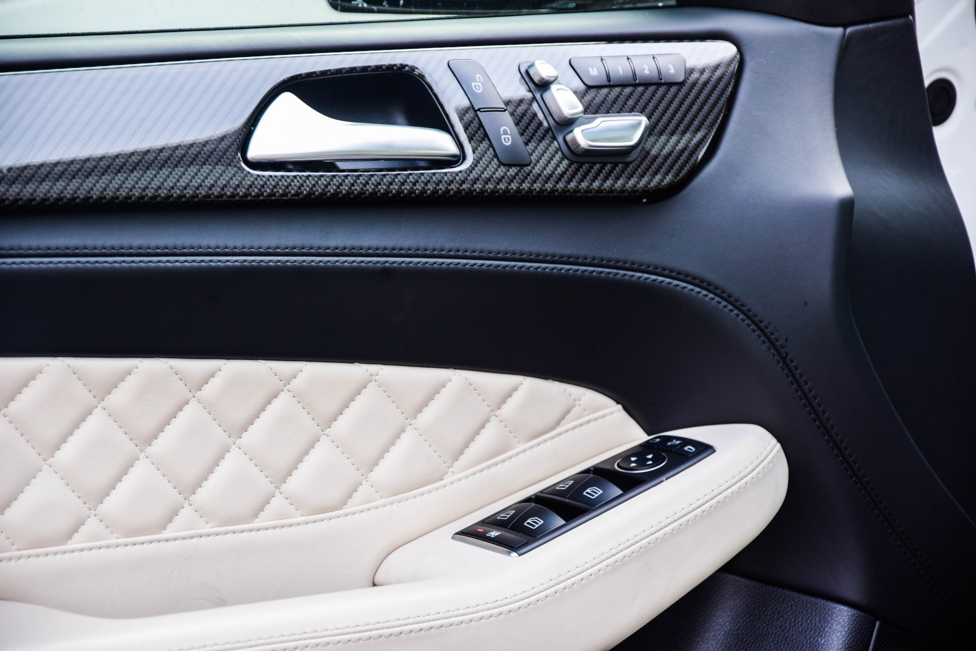 Mercedes-Benz GLE-Klasse Coupé 350d 4-Matic AMG Designo/Carbon/Distronic/Harman-Kardon/Massage/Keyless Aut9 Foto 14