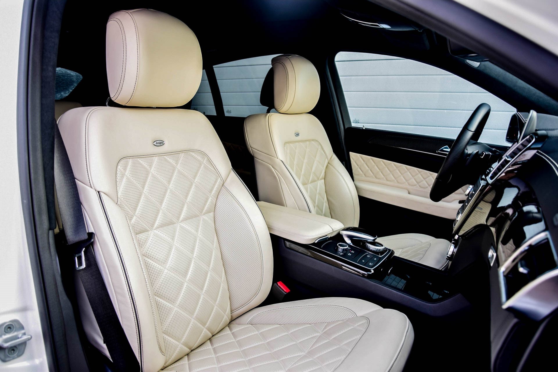 Mercedes-Benz GLE-Klasse Coupé 350d 4-Matic AMG Designo/Carbon/Distronic/Harman-Kardon/Massage/Keyless Aut9 Foto 3