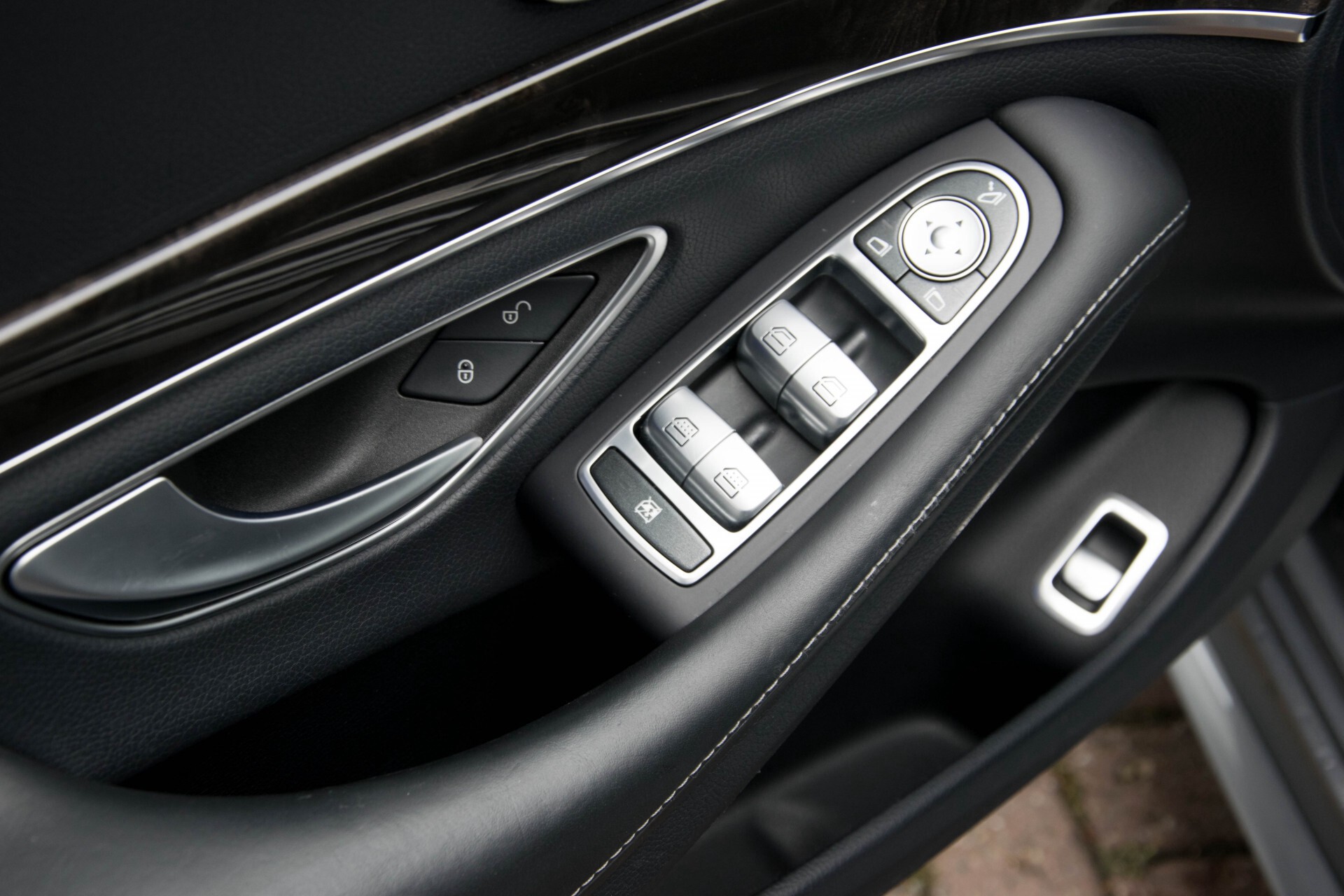 Mercedes-Benz S-Klasse 350 Bluetec Lang AMG RearEnt/Pano/Distronic/Keyless/Burmester/Mass/Standkachel Aut7 Foto 8