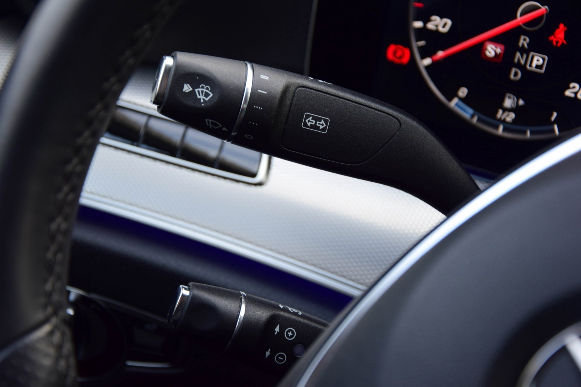 Mercedes-Benz E-Klasse 220d AVG Widescreen/Standkachel/HUD/Comand/ILS Aut9 Foto 9