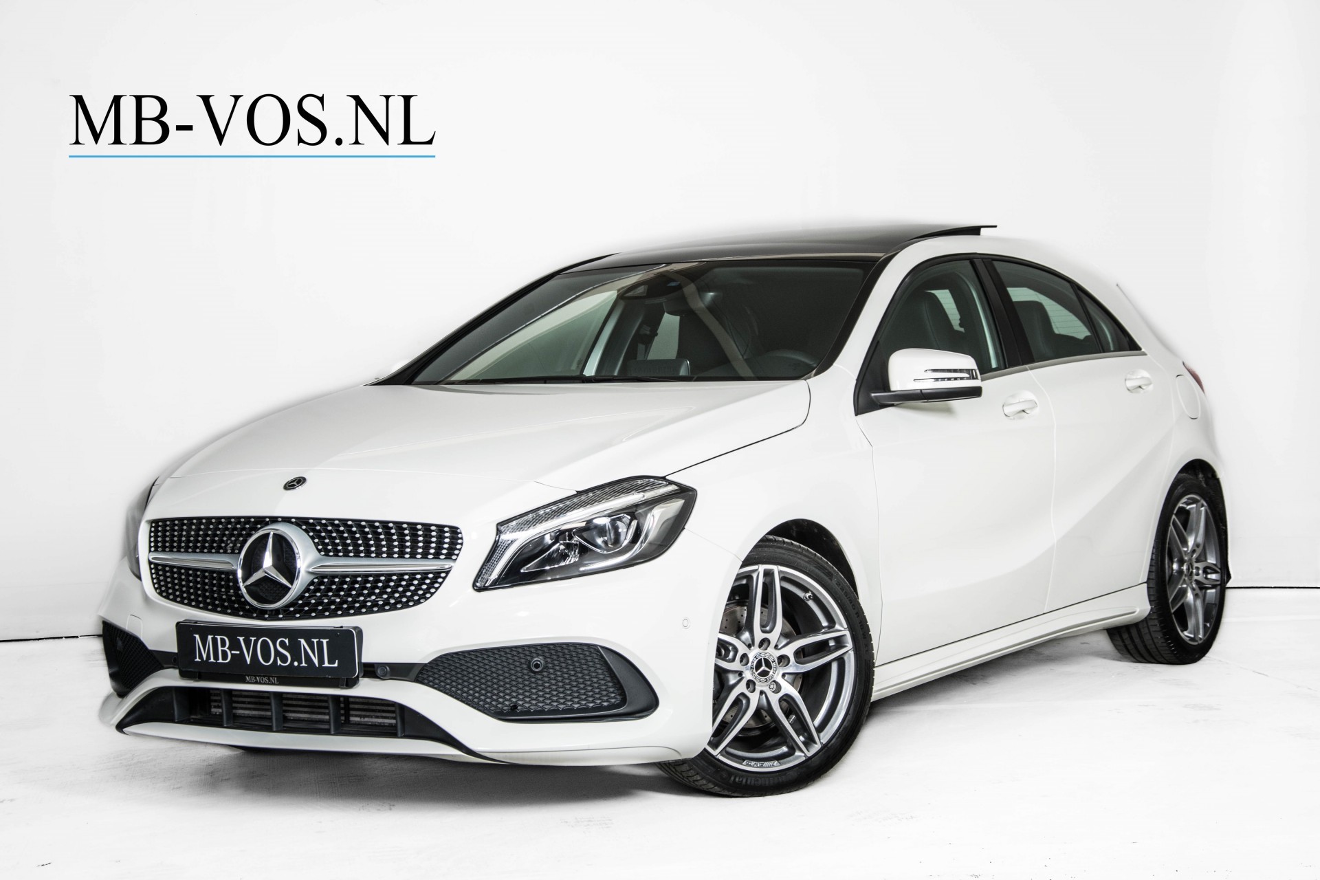 Mercedes-Benz A-Klasse 180 AMG Panoramadak/Camera/LED/Carplay Foto 1