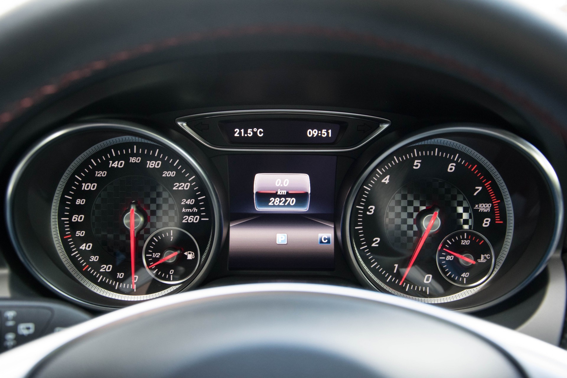 Mercedes-Benz A-Klasse 180 AMG Panoramadak/Camera/LED/Carplay Foto 10