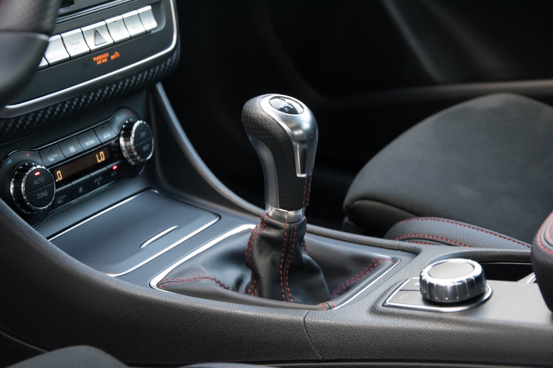 Mercedes-Benz A-Klasse 180 AMG Panoramadak/Camera/LED/Carplay Foto 15