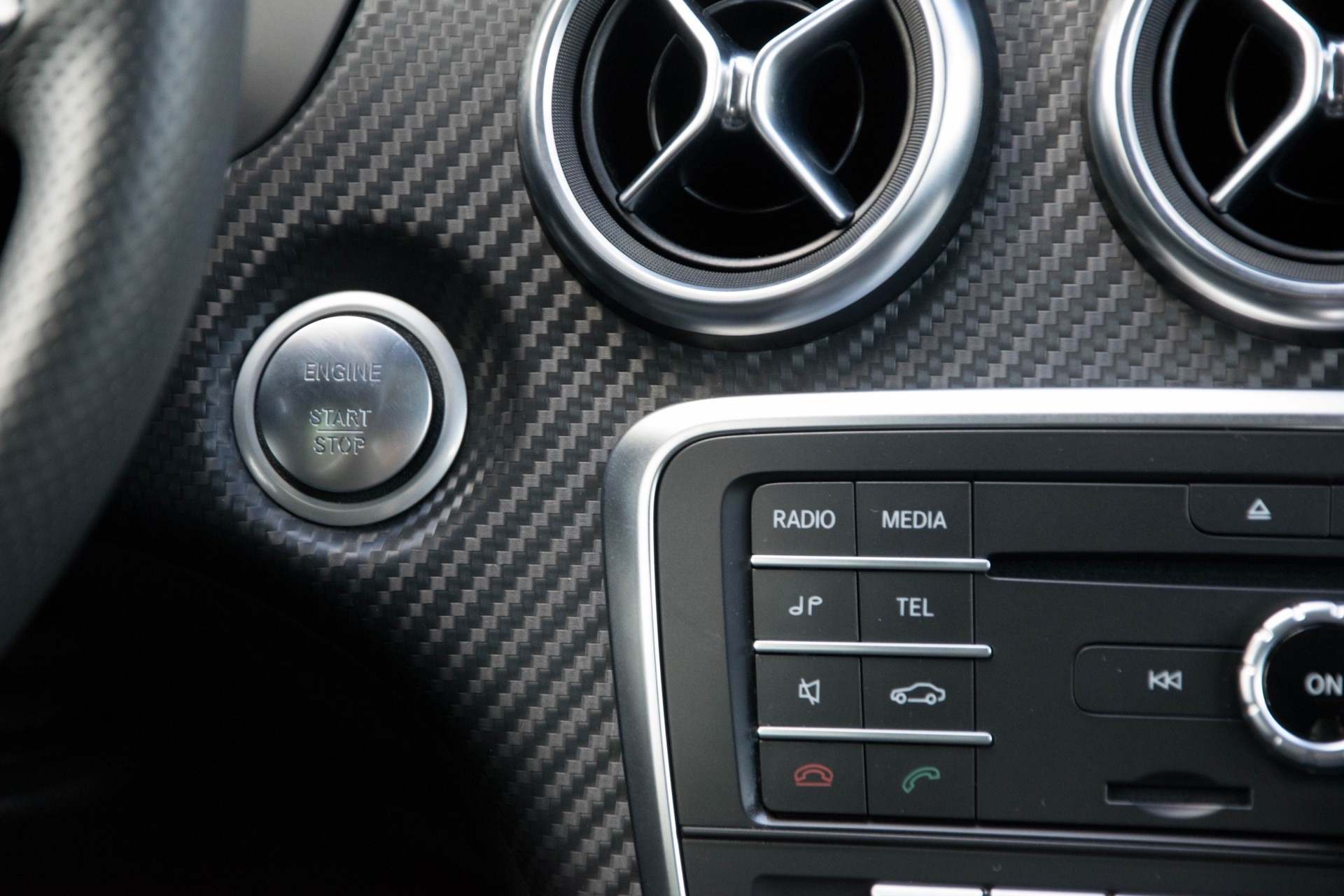 Mercedes-Benz A-Klasse 180 AMG Panoramadak/Camera/LED/Carplay Foto 23