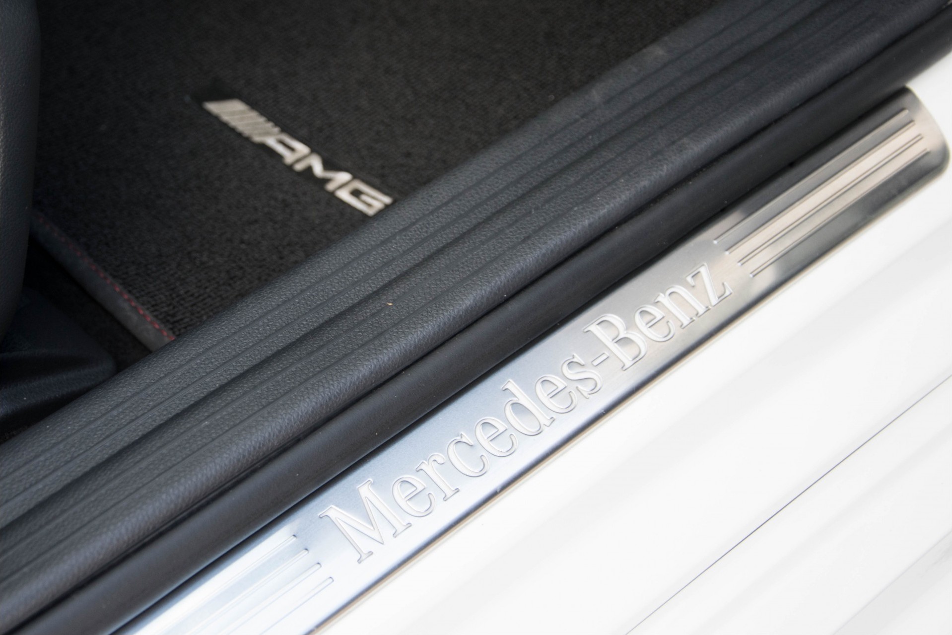 Mercedes-Benz A-Klasse 180 AMG Panoramadak/Camera/LED/Carplay Foto 26