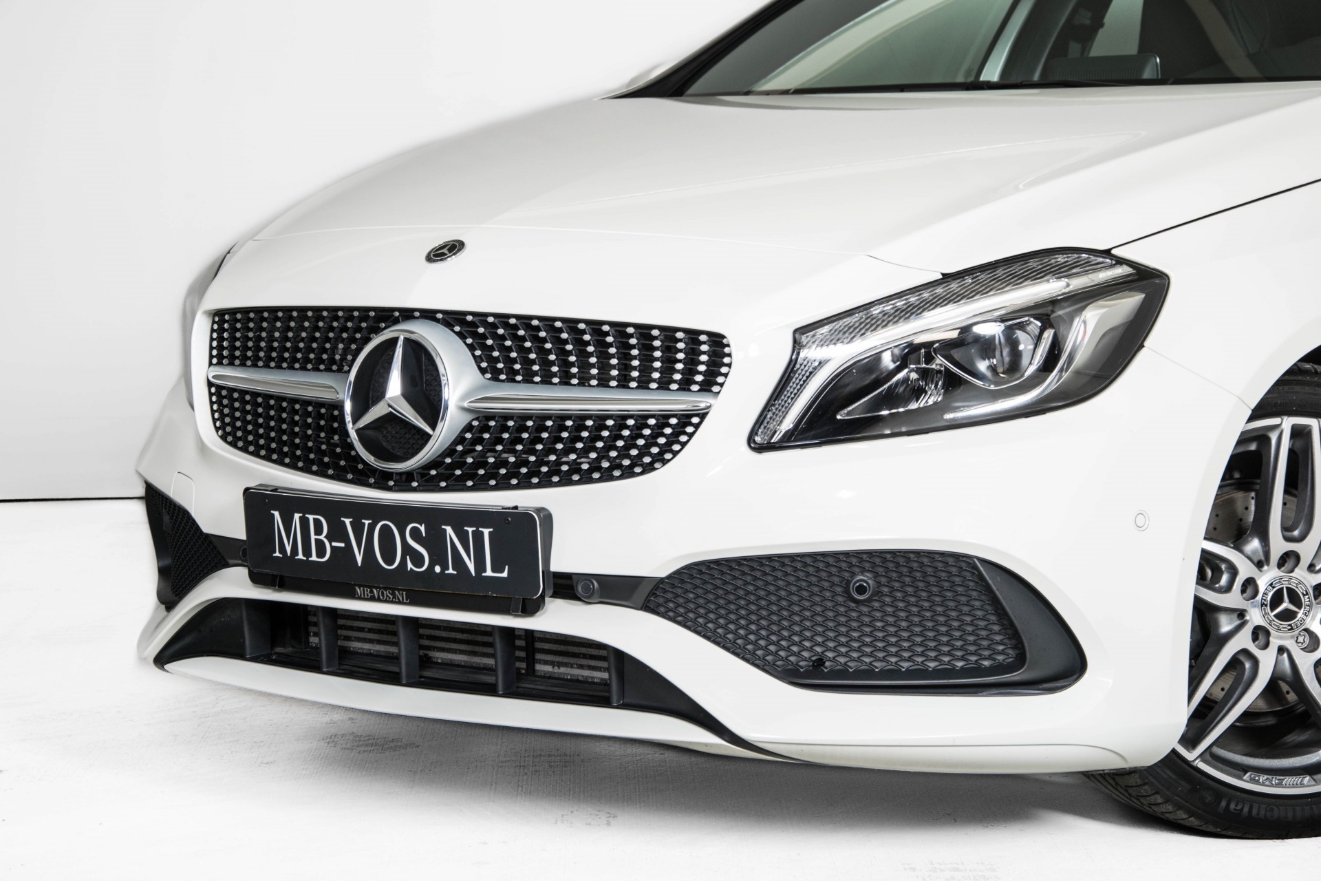 Mercedes-Benz A-Klasse 180 AMG Panoramadak/Camera/LED/Carplay Foto 31