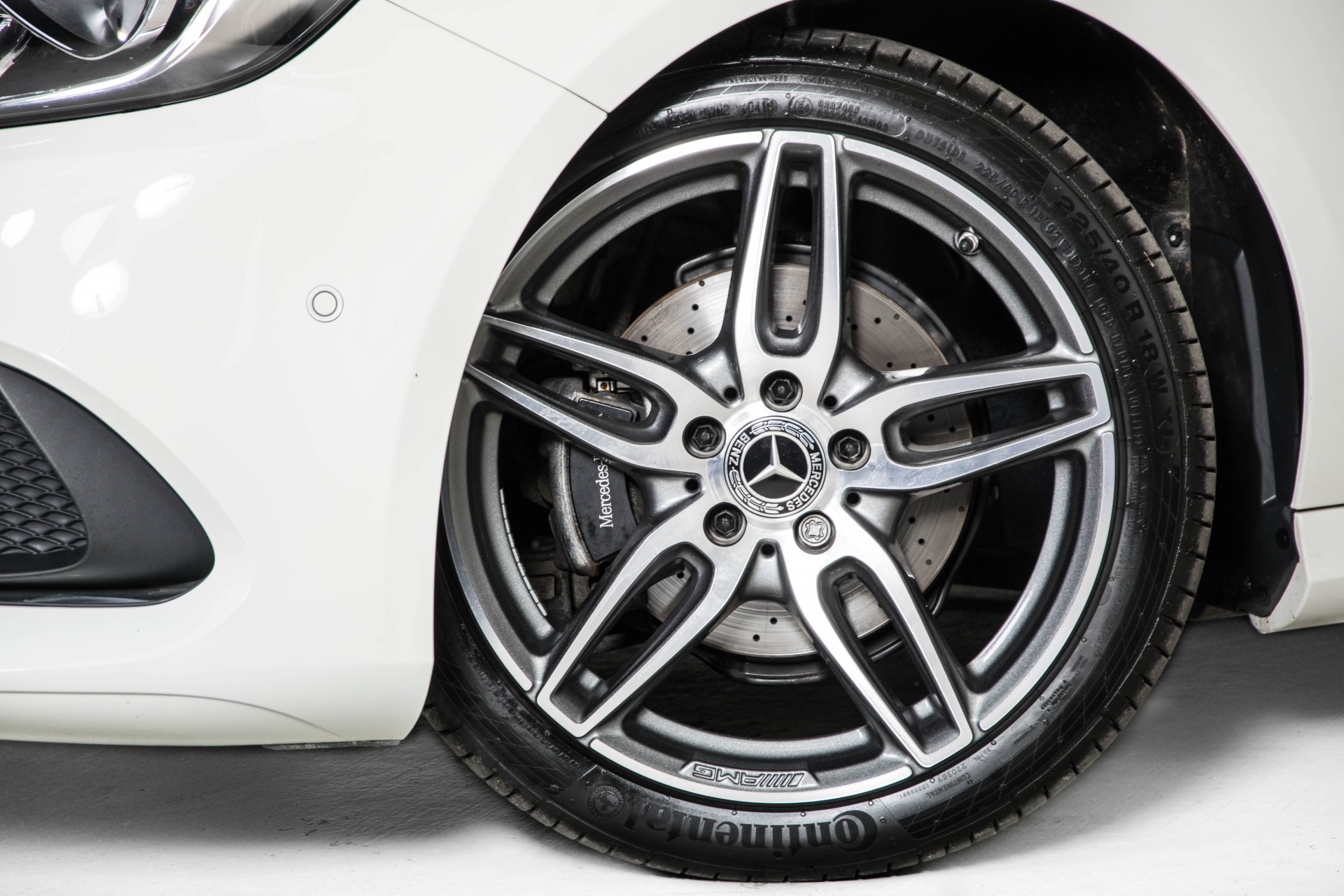 Mercedes-Benz A-Klasse 180 AMG Panoramadak/Camera/LED/Carplay Foto 33