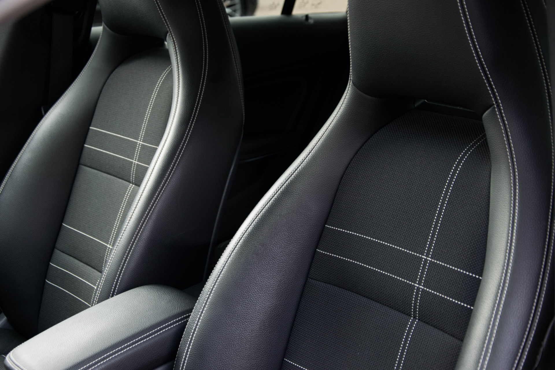 Mercedes-Benz CLA-Klasse 200 Cdi 4-M Urban Pano/Standkachel/Night/Camera/Xenon Aut7 Foto 21