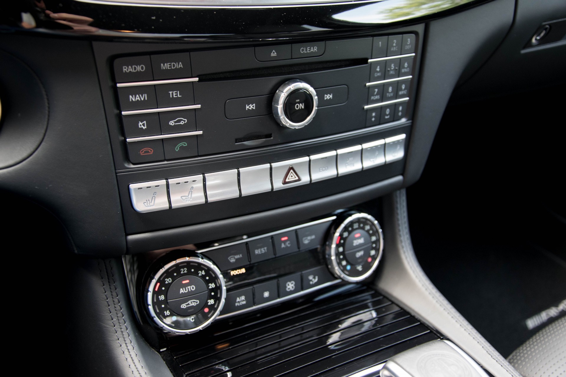 Mercedes-Benz CLS-Klasse 63 AMG 4-M Black Edition Exclusive/Keyless/Distronic Aut7 Foto 14