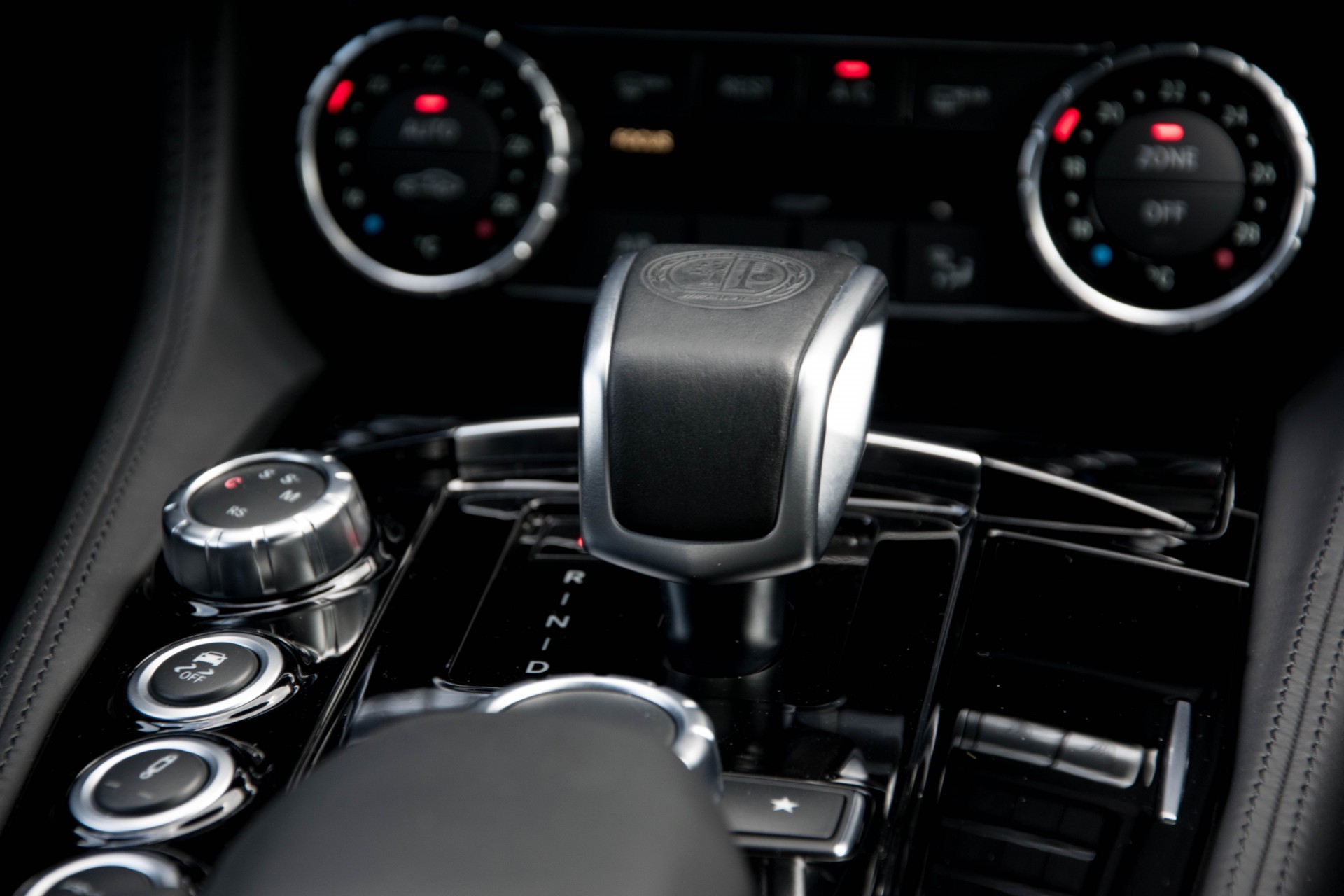 Mercedes-Benz CLS-Klasse 63 AMG 4-M Black Edition Exclusive/Keyless/Distronic Aut7 Foto 16