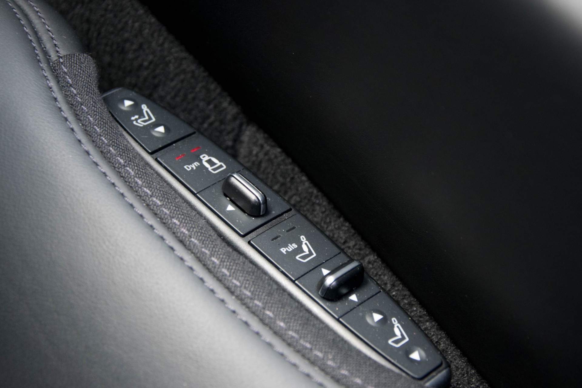 Mercedes-Benz CLS-Klasse 63 AMG 4-M Black Edition Exclusive/Keyless/Distronic Aut7 Foto 25