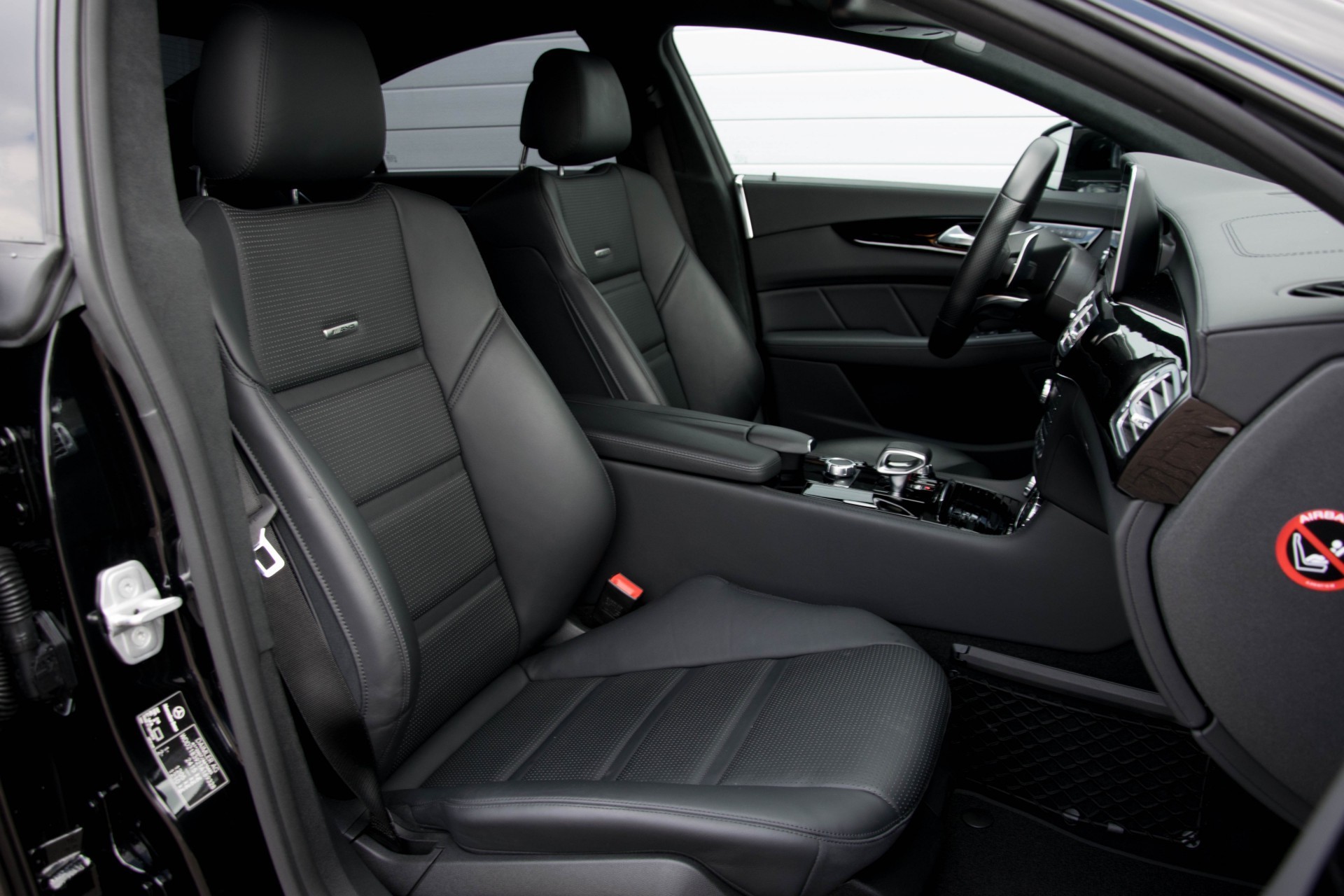 Mercedes-Benz CLS-Klasse 63 AMG 4-M Black Edition Exclusive/Keyless/Distronic Aut7 Foto 3