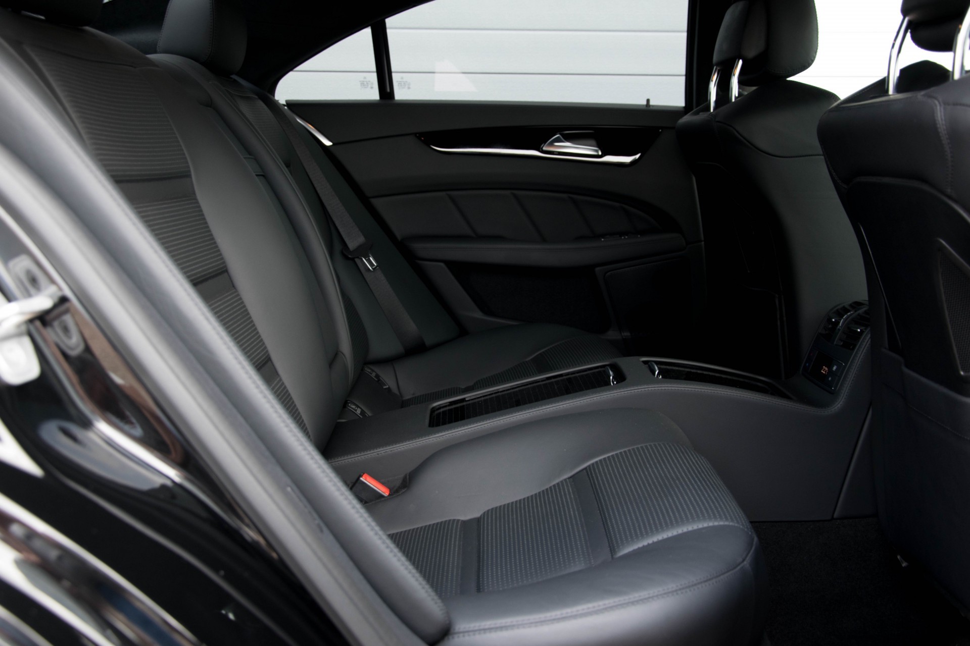 Mercedes-Benz CLS-Klasse 63 AMG 4-M Black Edition Exclusive/Keyless/Distronic Aut7 Foto 4