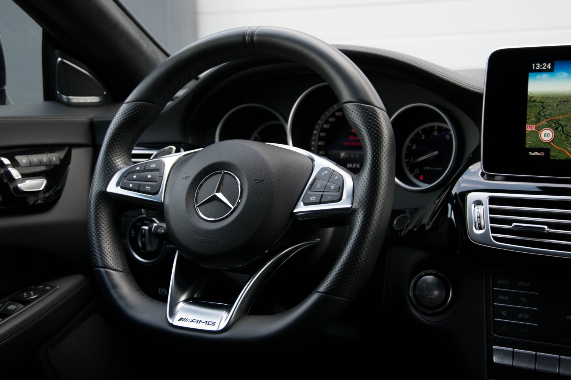 Mercedes-Benz CLS-Klasse 63 AMG 4-M Black Edition Exclusive/Keyless/Distronic Aut7 Foto 7