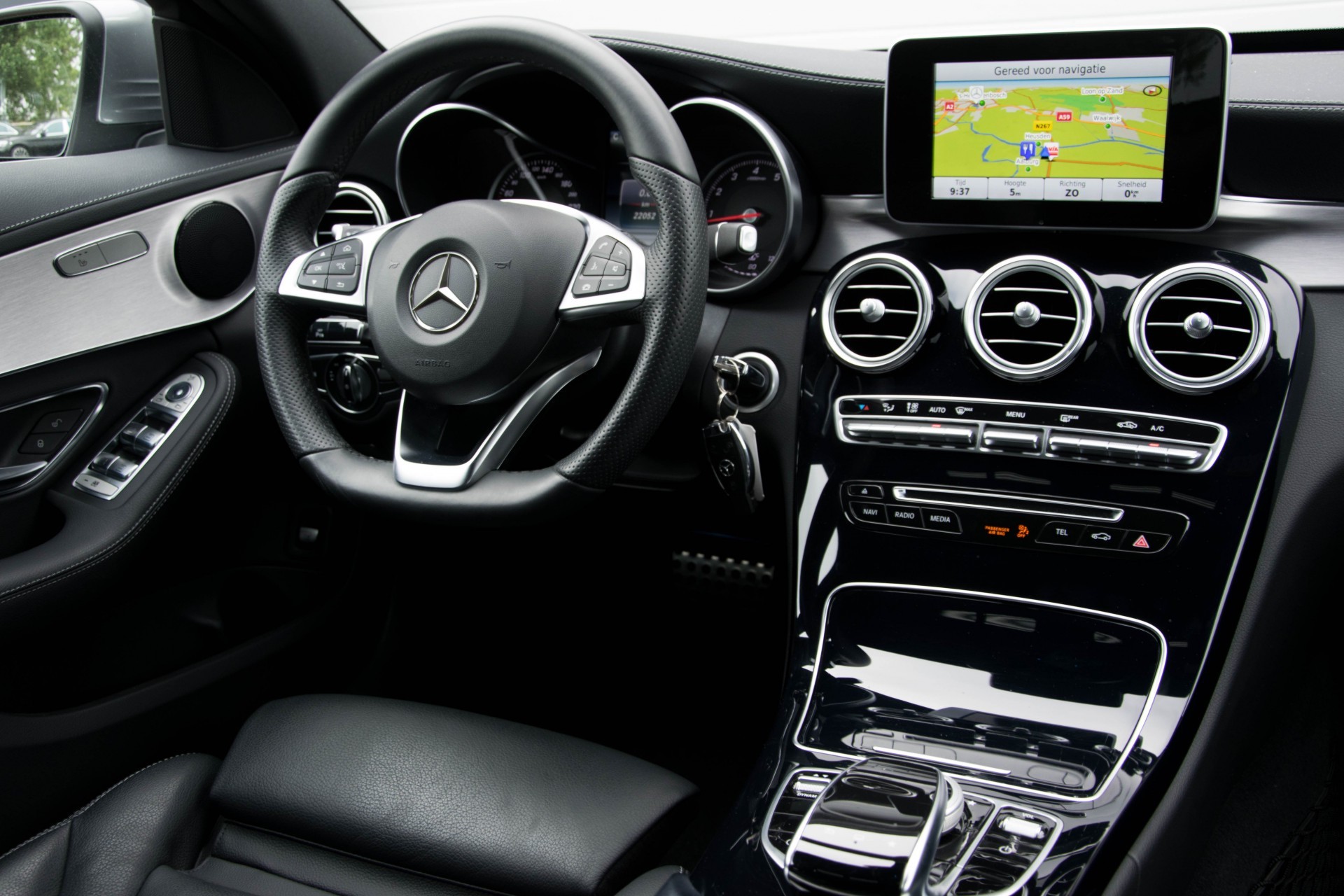 Mercedes-Benz C-Klasse 180 AMG Schuifdak/Leder/ILS/Spoorpakket/19" Aut7 Foto 6