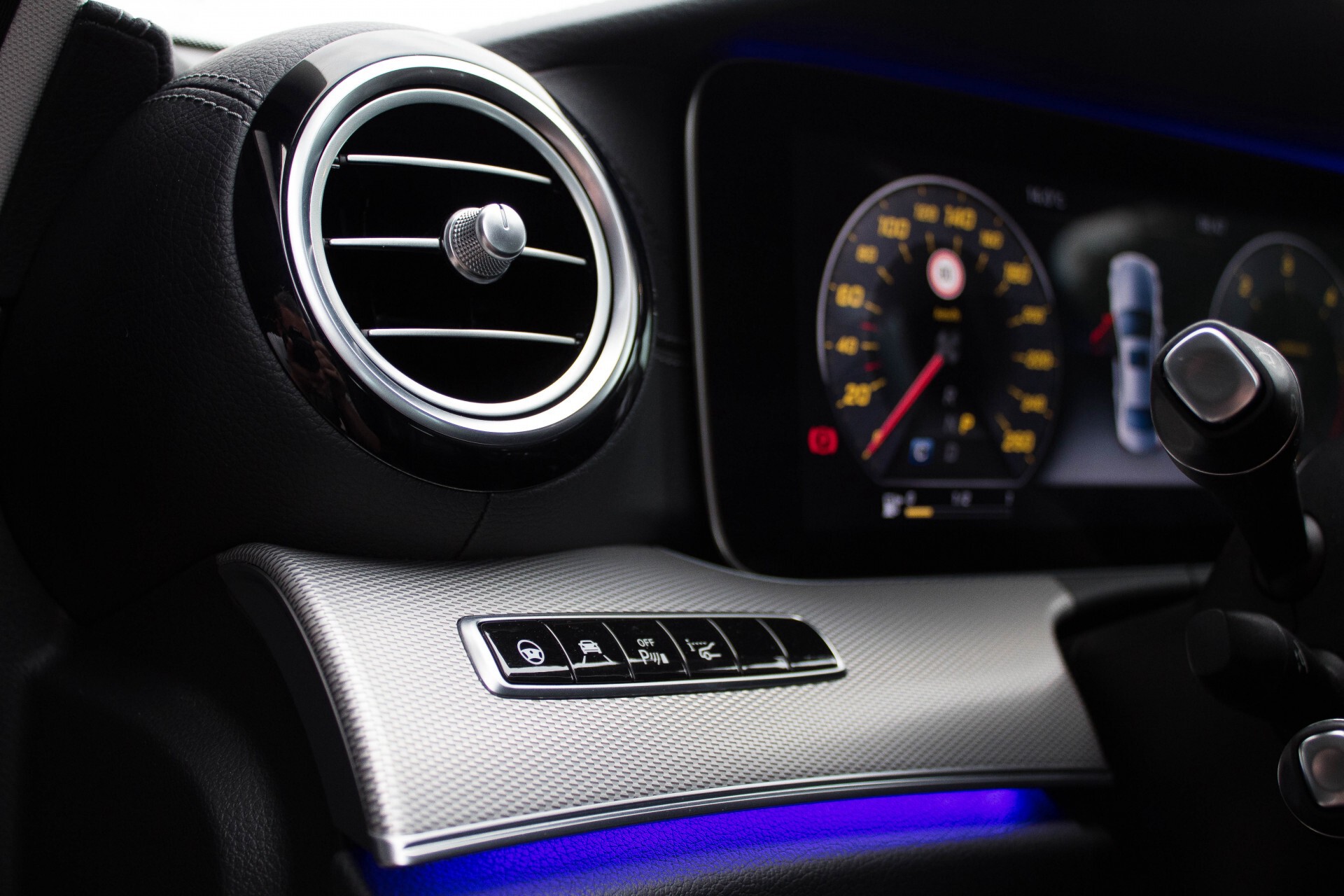 Mercedes-Benz E-Klasse 350d AMG Luchtvering/Pano/Distronic/Keyless/Burmester/Widescreen/Mem/HUD Aut9 Foto 19