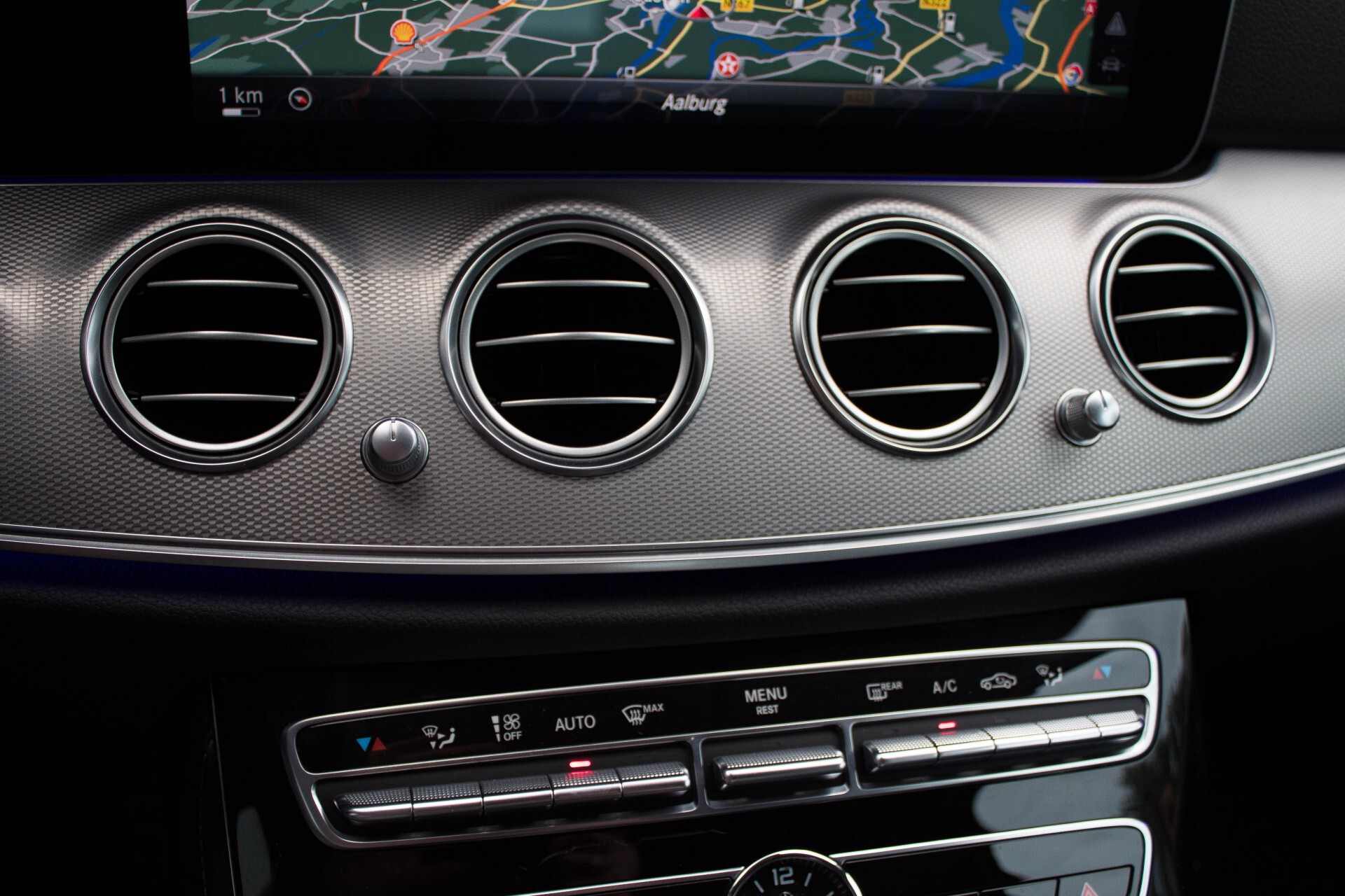 Mercedes-Benz E-Klasse 350d AMG Luchtvering/Pano/Distronic/Keyless/Burmester/Widescreen/Mem/HUD Aut9 Foto 23