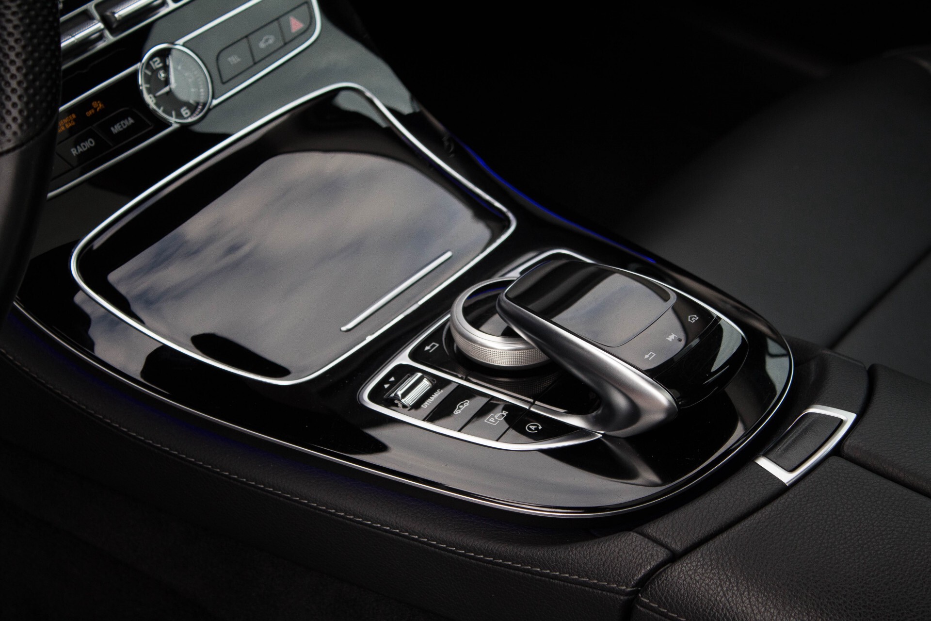 Mercedes-Benz E-Klasse 350d AMG Luchtvering/Pano/Distronic/Keyless/Burmester/Widescreen/Mem/HUD Aut9 Foto 26