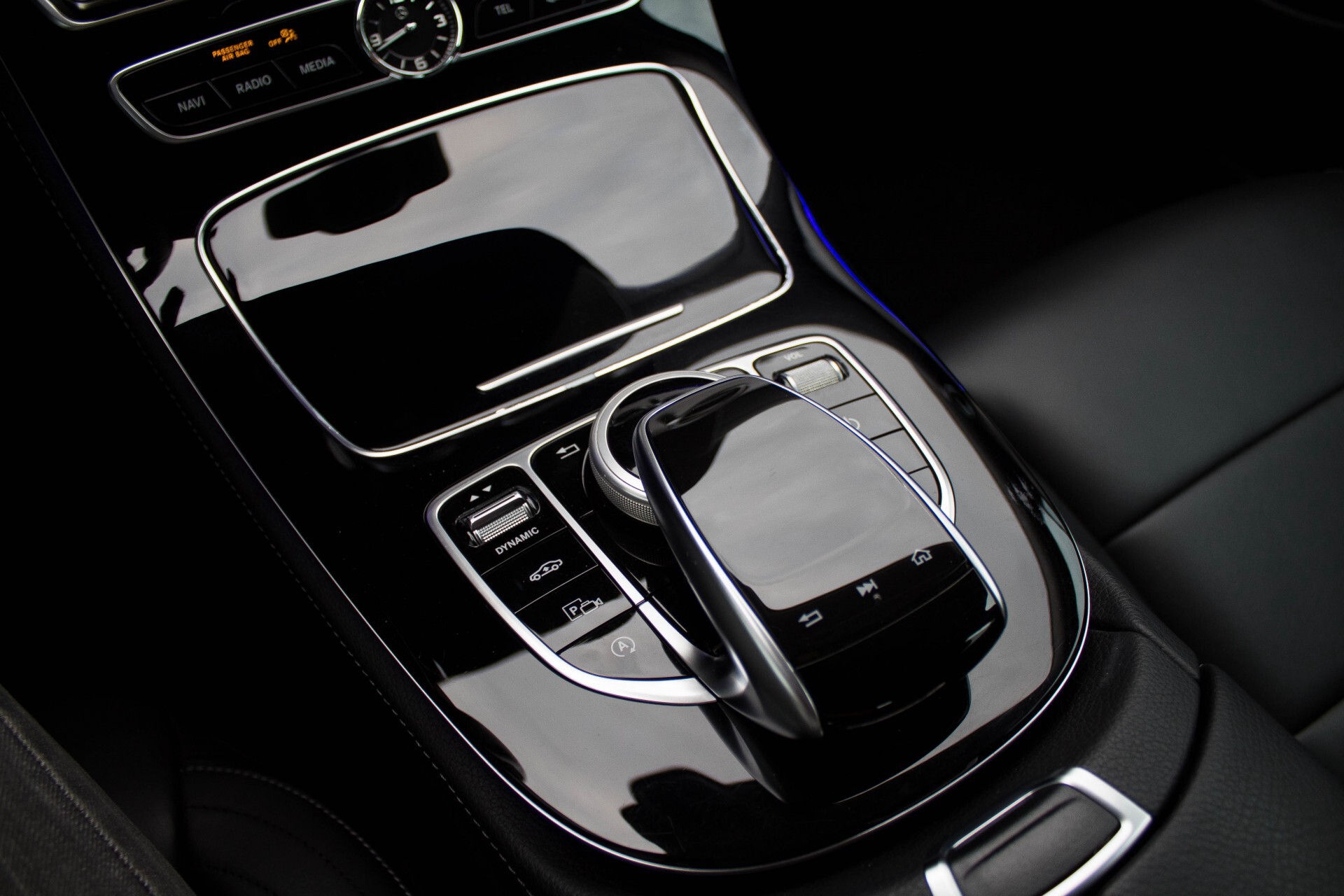 Mercedes-Benz E-Klasse 350d AMG Luchtvering/Pano/Distronic/Keyless/Burmester/Widescreen/Mem/HUD Aut9 Foto 27