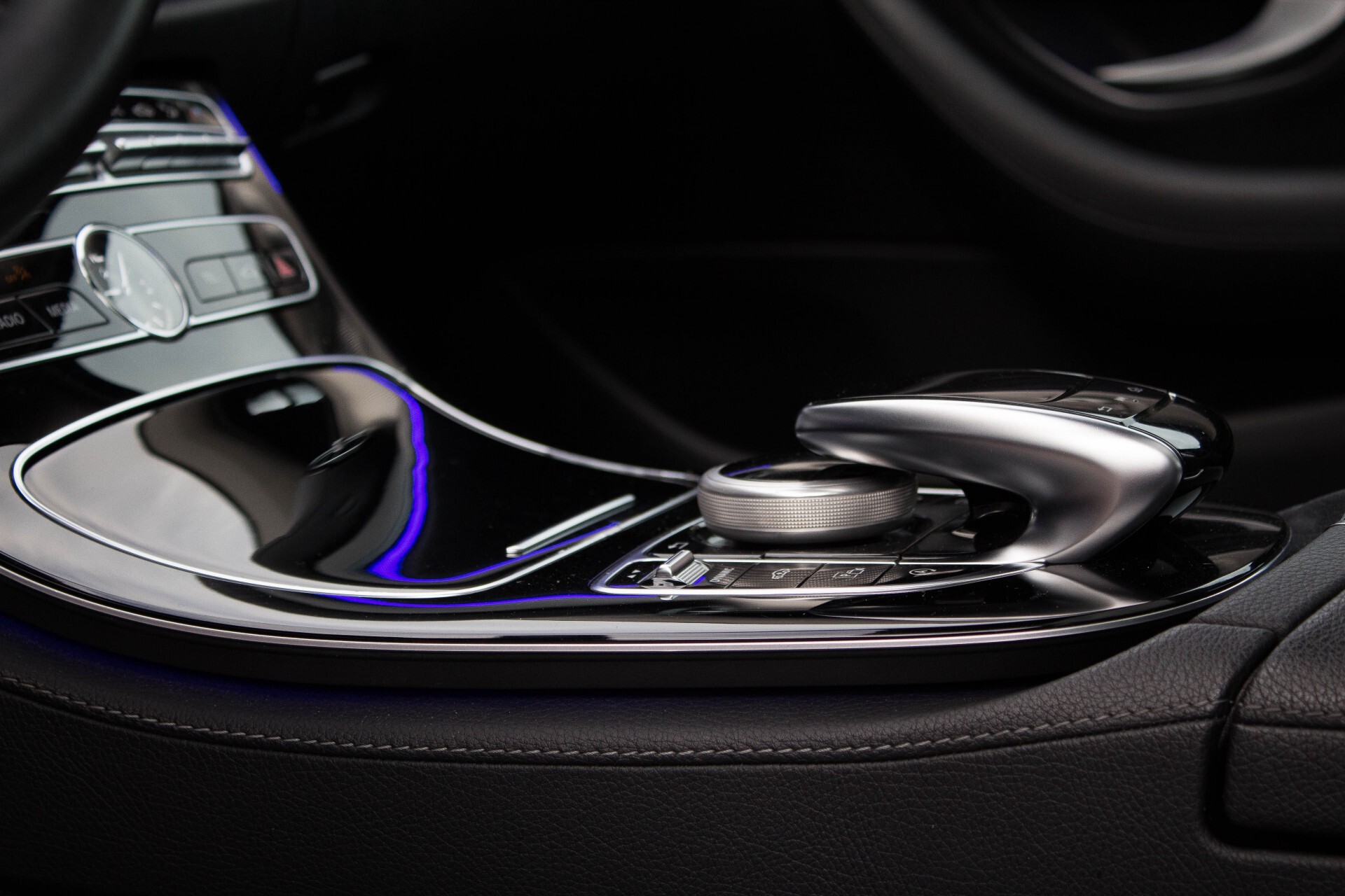 Mercedes-Benz E-Klasse 350d AMG Luchtvering/Pano/Distronic/Keyless/Burmester/Widescreen/Mem/HUD Aut9 Foto 28