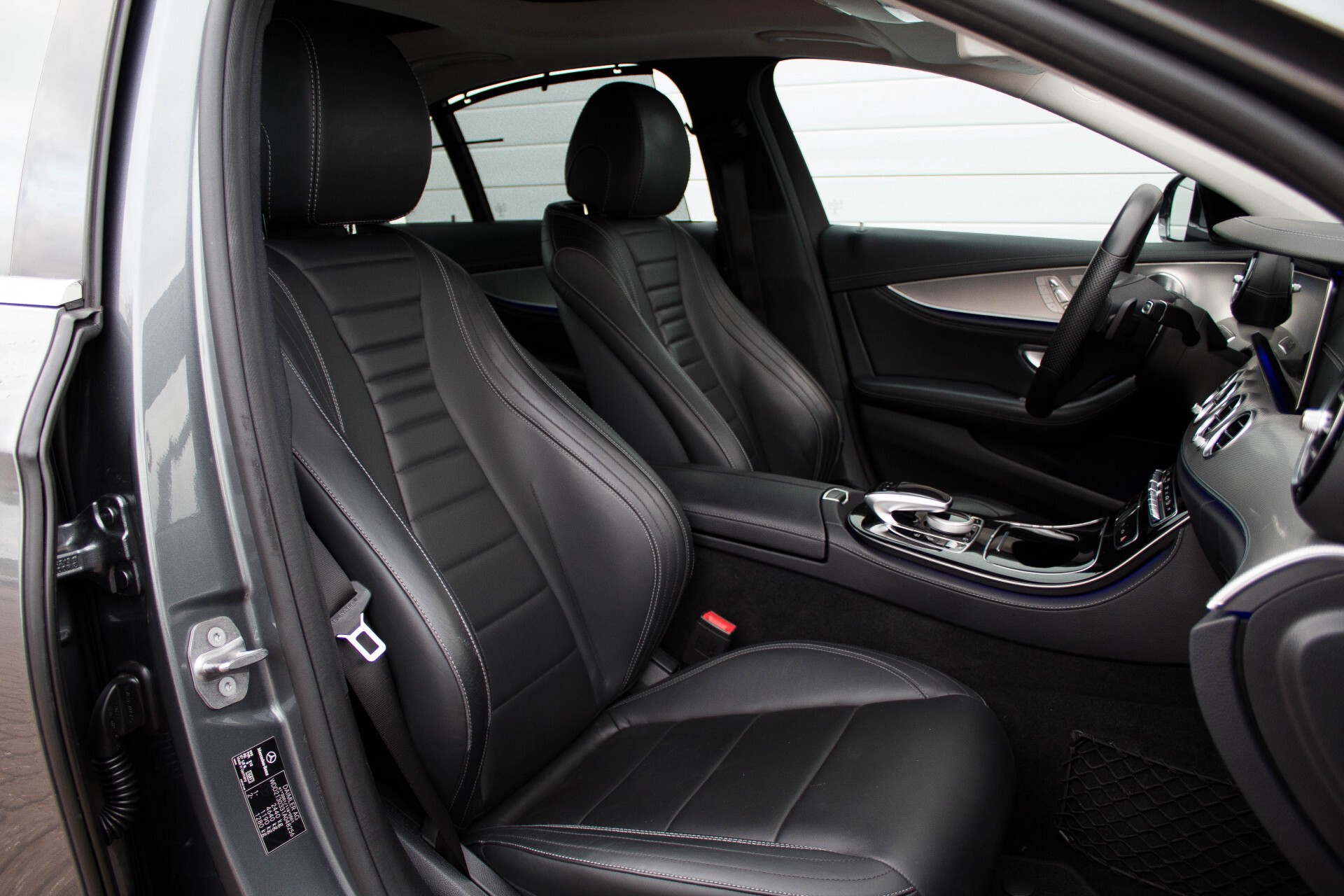 Mercedes-Benz E-Klasse 350d AMG Luchtvering/Pano/Distronic/Keyless/Burmester/Widescreen/Mem/HUD Aut9 Foto 3