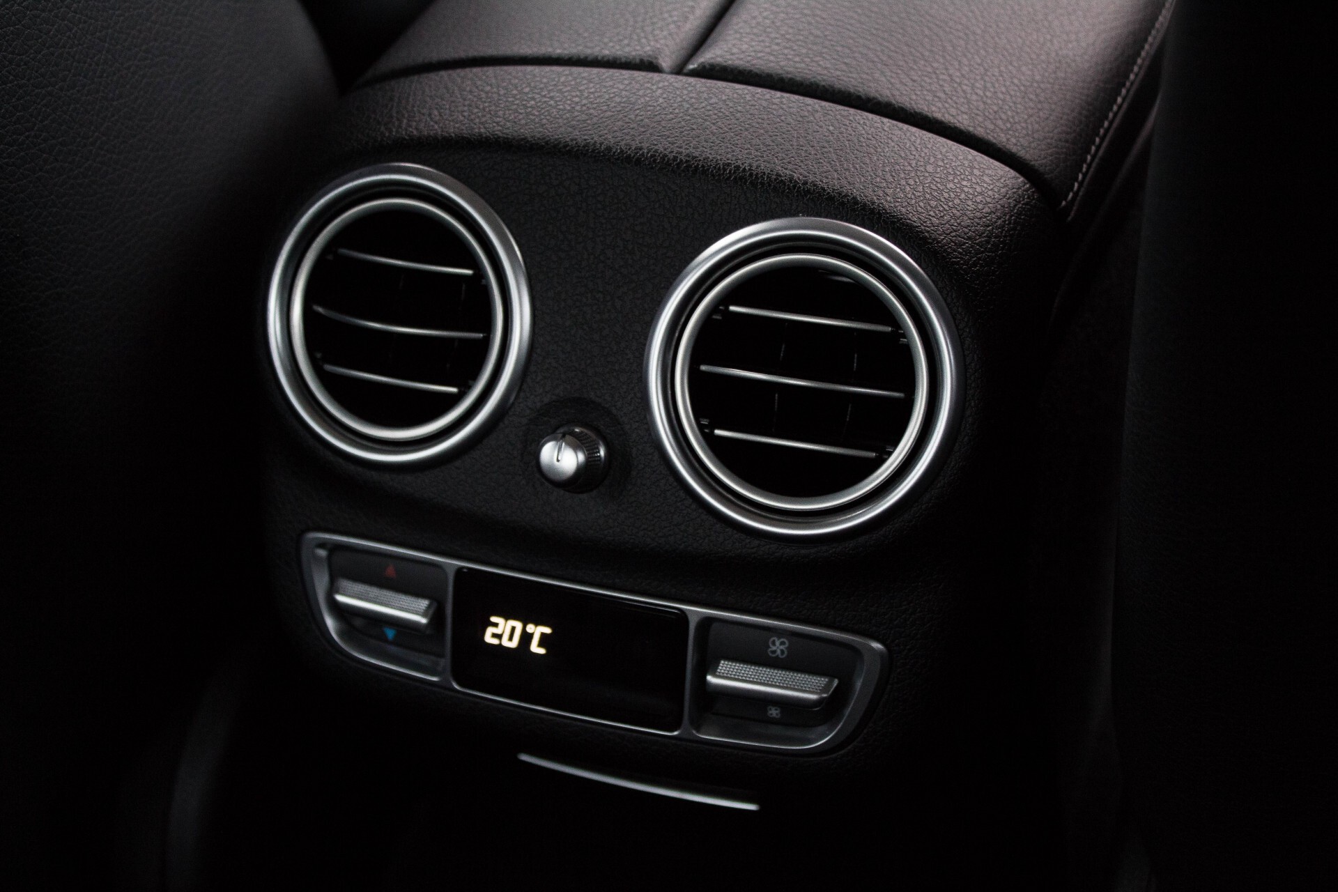 Mercedes-Benz E-Klasse 350d AMG Luchtvering/Pano/Distronic/Keyless/Burmester/Widescreen/Mem/HUD Aut9 Foto 33