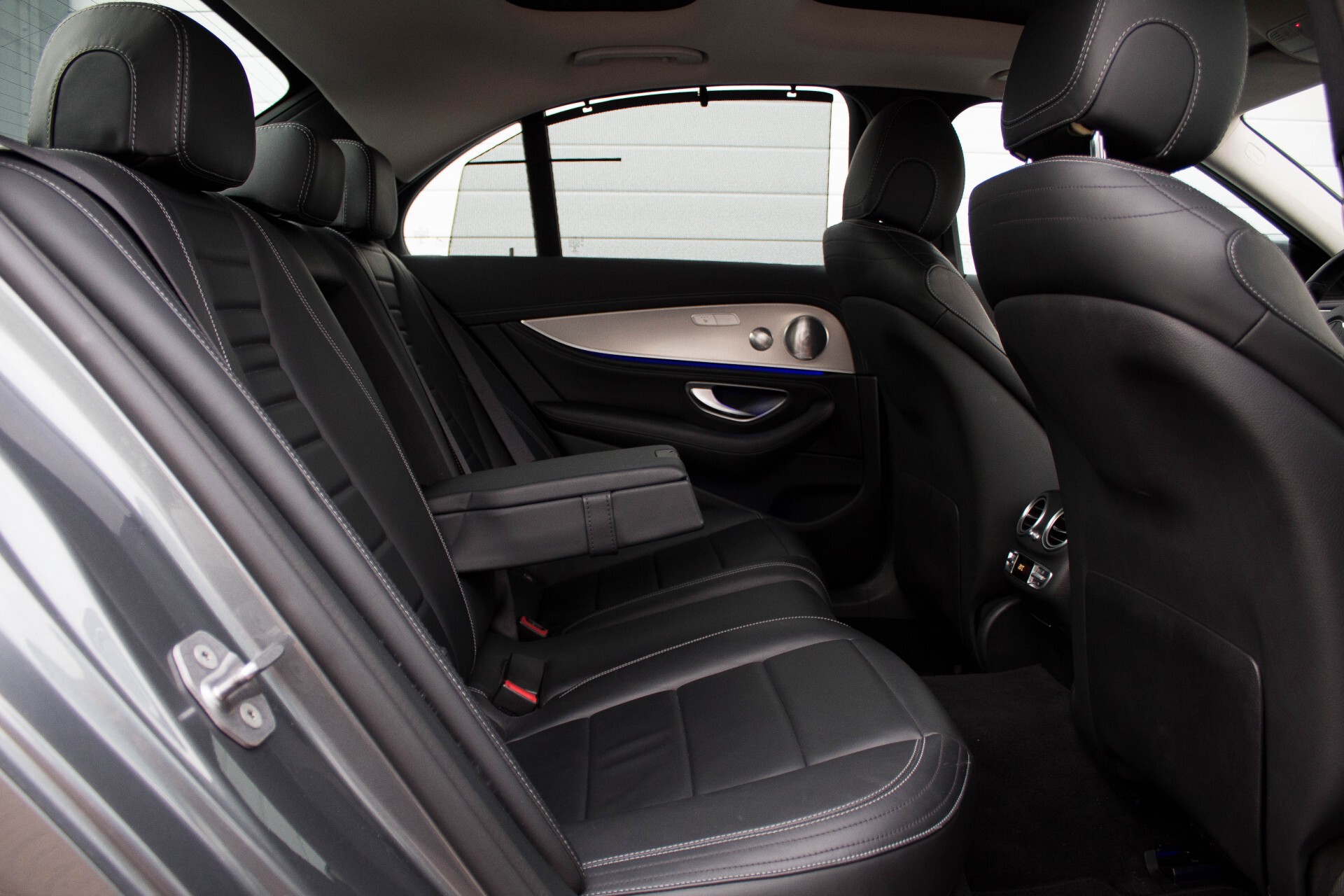 Mercedes-Benz E-Klasse 350d AMG Luchtvering/Pano/Distronic/Keyless/Burmester/Widescreen/Mem/HUD Aut9 Foto 5