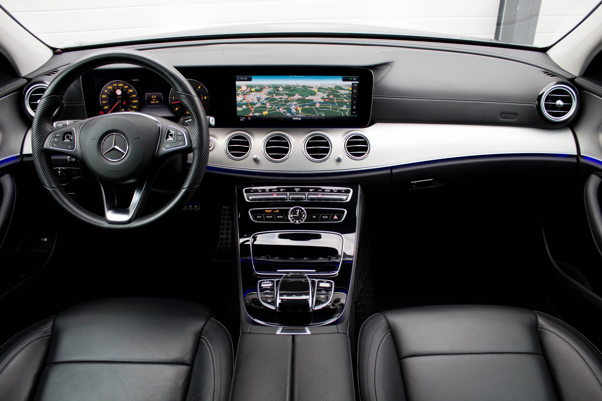 Mercedes-Benz E-Klasse 350d AMG Luchtvering/Pano/Distronic/Keyless/Burmester/Widescreen/Mem/HUD Aut9 Foto 7