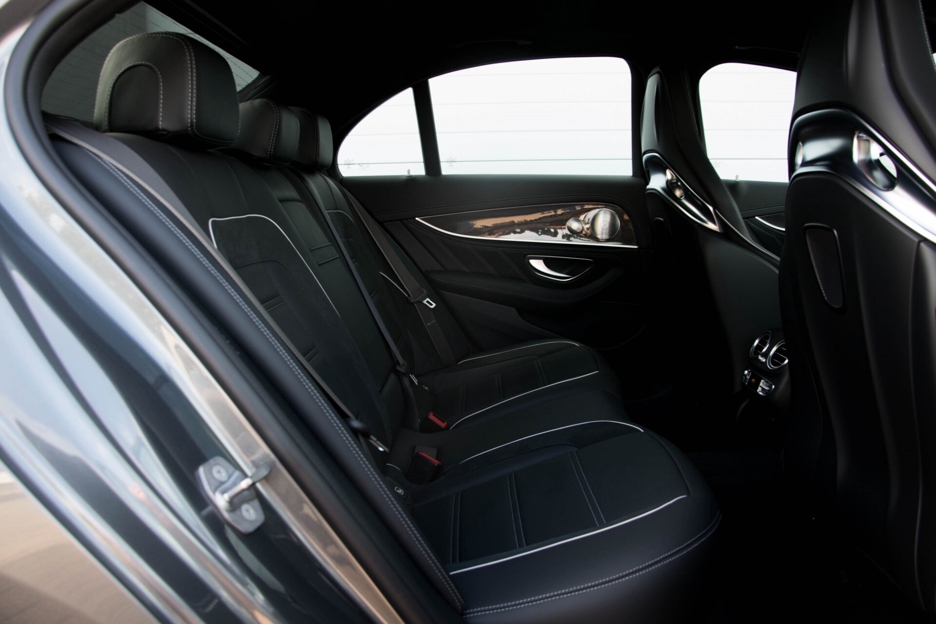 Mercedes-Benz E-Klasse 63 S AMG 4M+ Keramisch/Burmester3D/Carbon/Perf-stoelen/Pano/Night/Head-Up Aut9 Foto 4